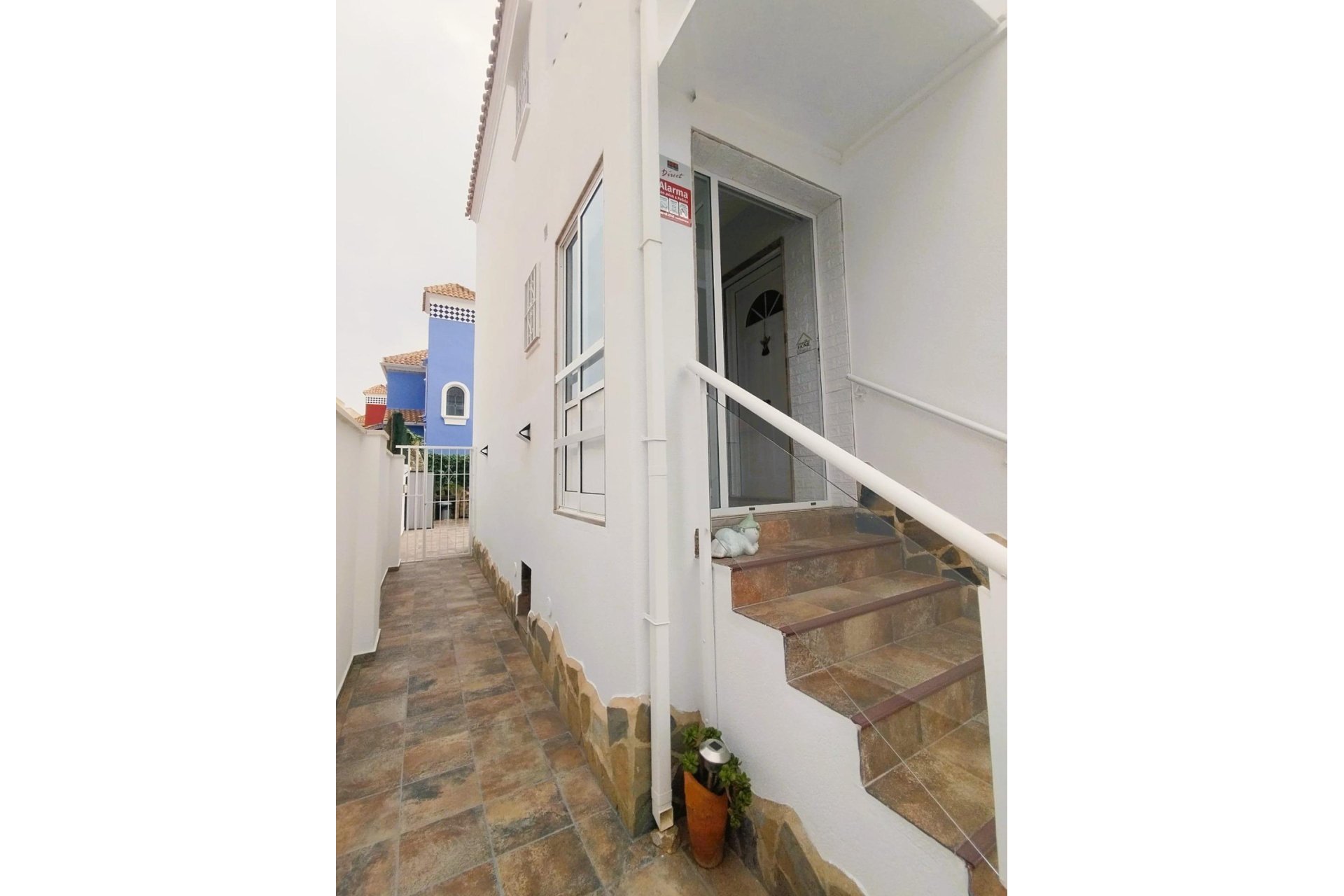 Resale - Villa * - San Miguel de Salinas * - Las Filipinas *