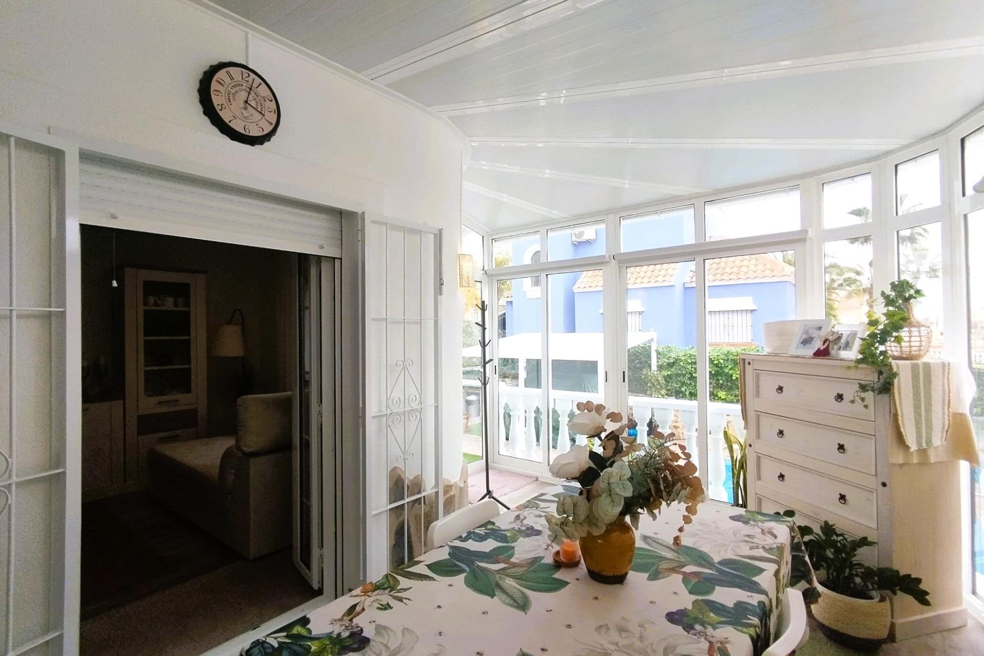 Resale - Villa * - San Miguel de Salinas * - Las Filipinas *