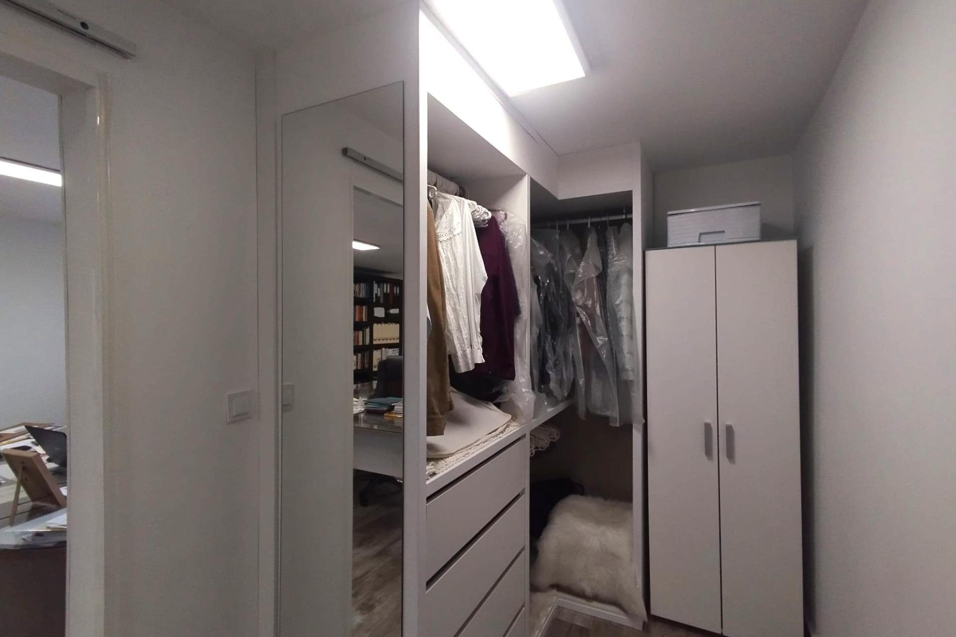 Resale - Villa * - San Miguel de Salinas * - Las Filipinas *