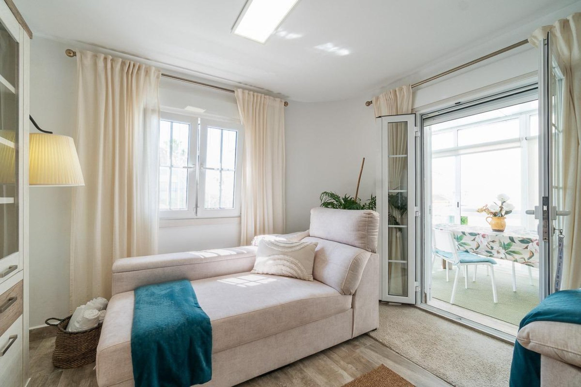 Resale - Villa * - San Miguel de Salinas * - Las Filipinas *