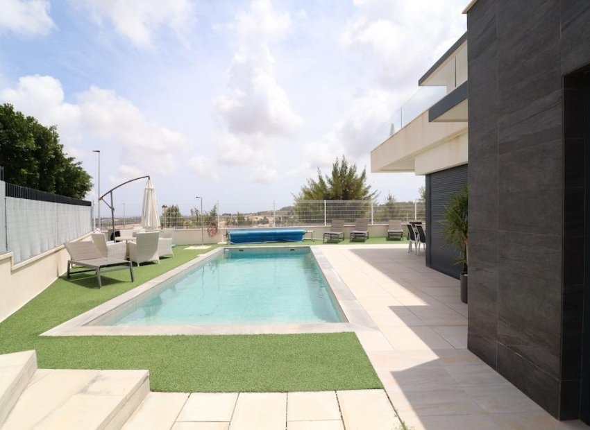 Resale - Villa - San Miguel de Salinas - Mirador de san miguel