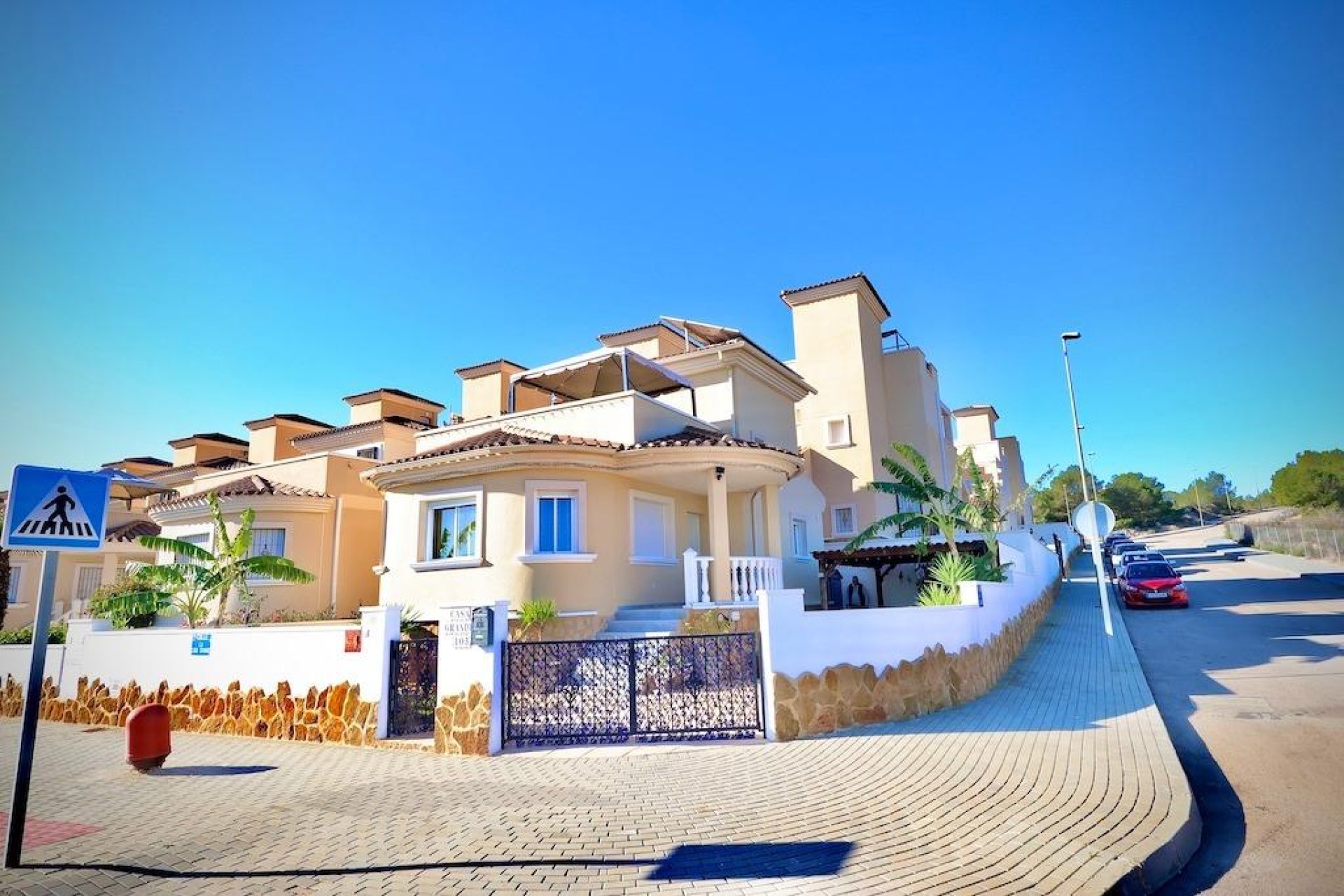 Resale - Villa - San Miguel de Salinas - Pueblo 9