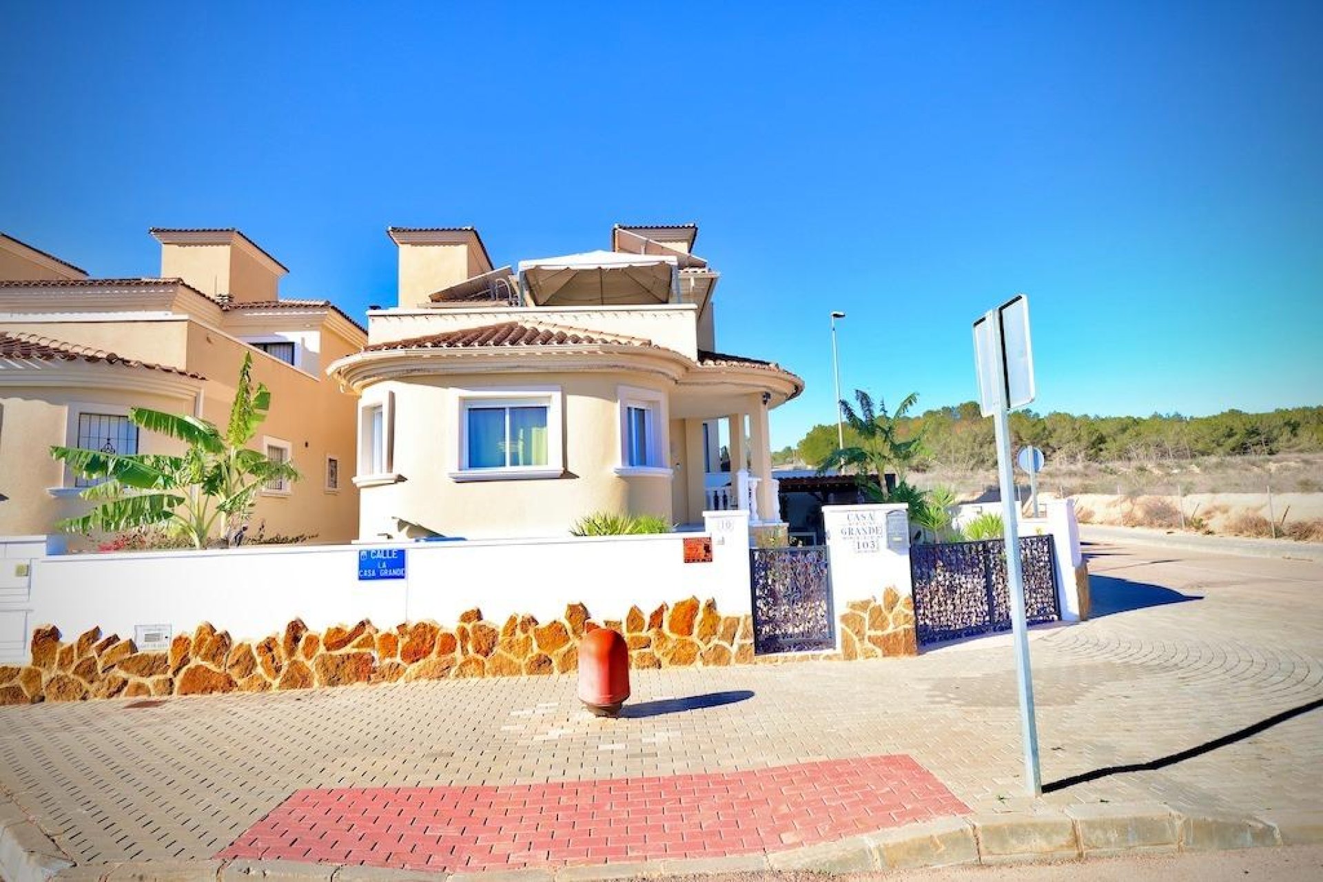 Resale - Villa - San Miguel de Salinas - Pueblo 9