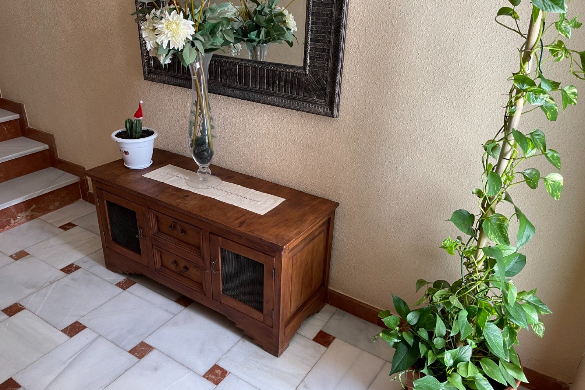 Resale - Villa * - San Miguel de Salinas - Pueblo