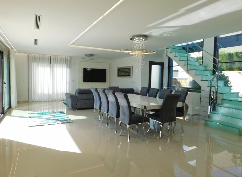 Resale - Villa * - San Miguel de Salinas - San Miguel de Salinas *