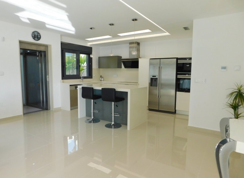 Resale - Villa * - San Miguel de Salinas - San Miguel de Salinas *