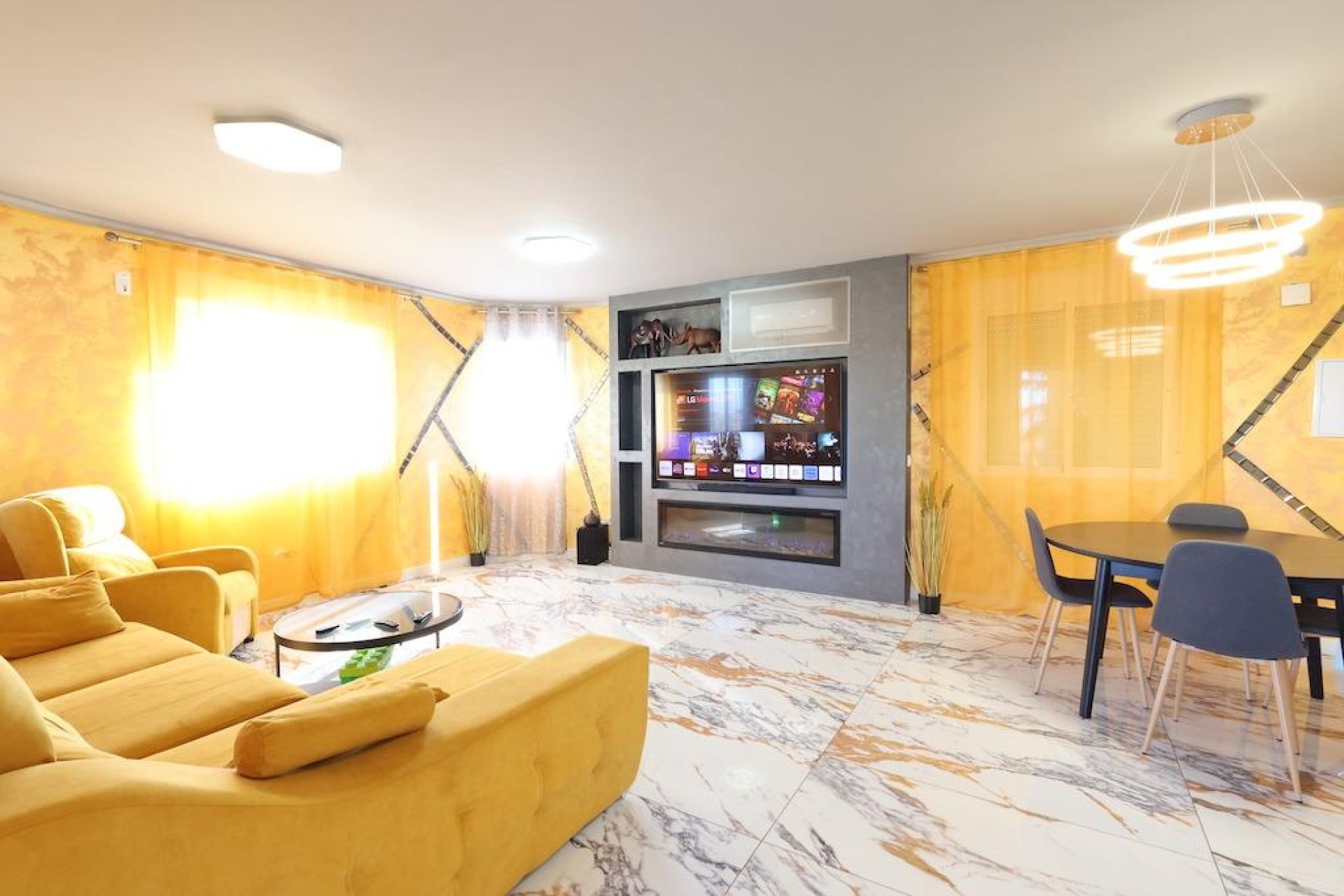 Resale - Villa * - San Miguel de Salinas *