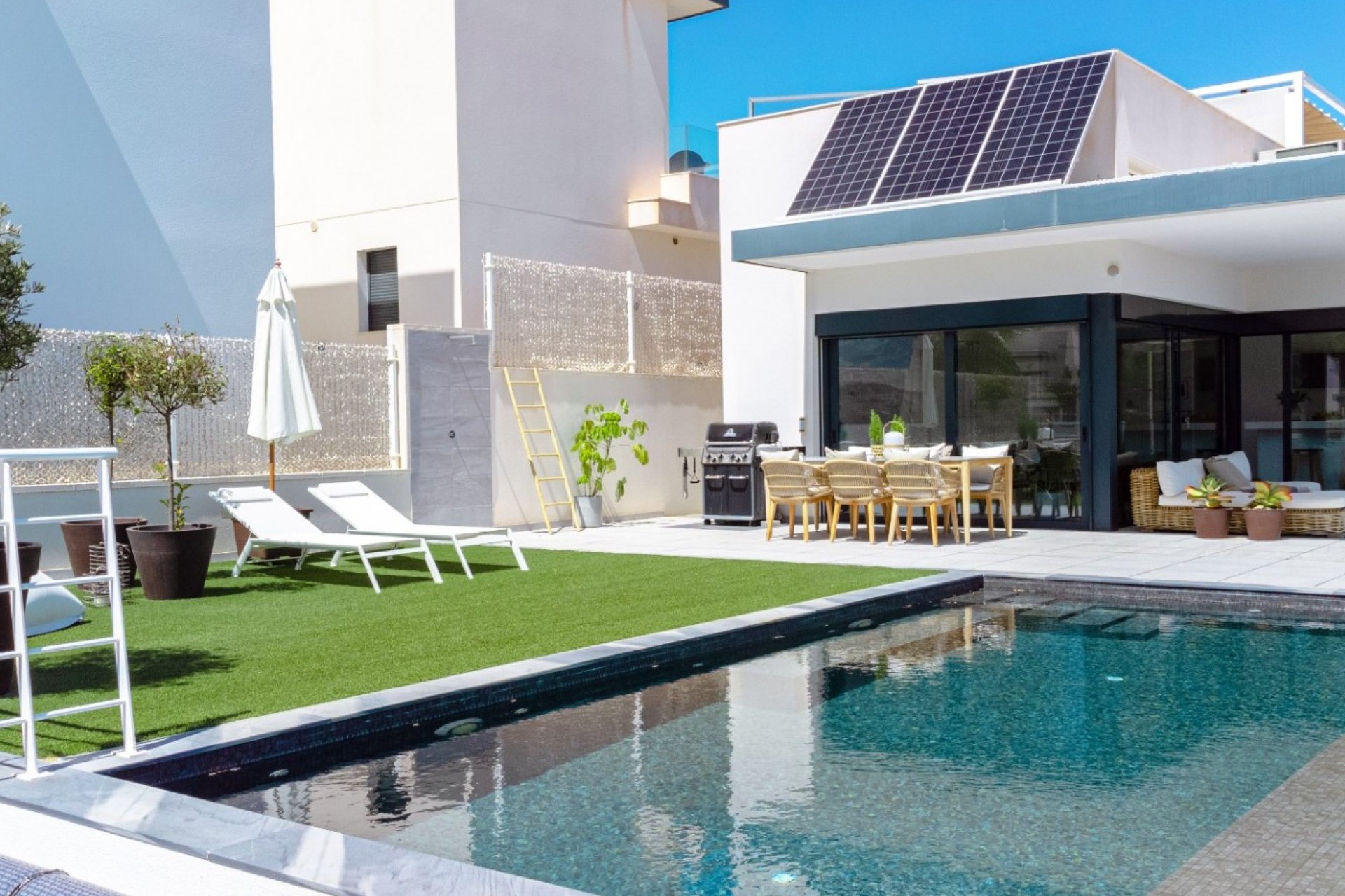 Resale - Villa * - San Miguel de Salinas *