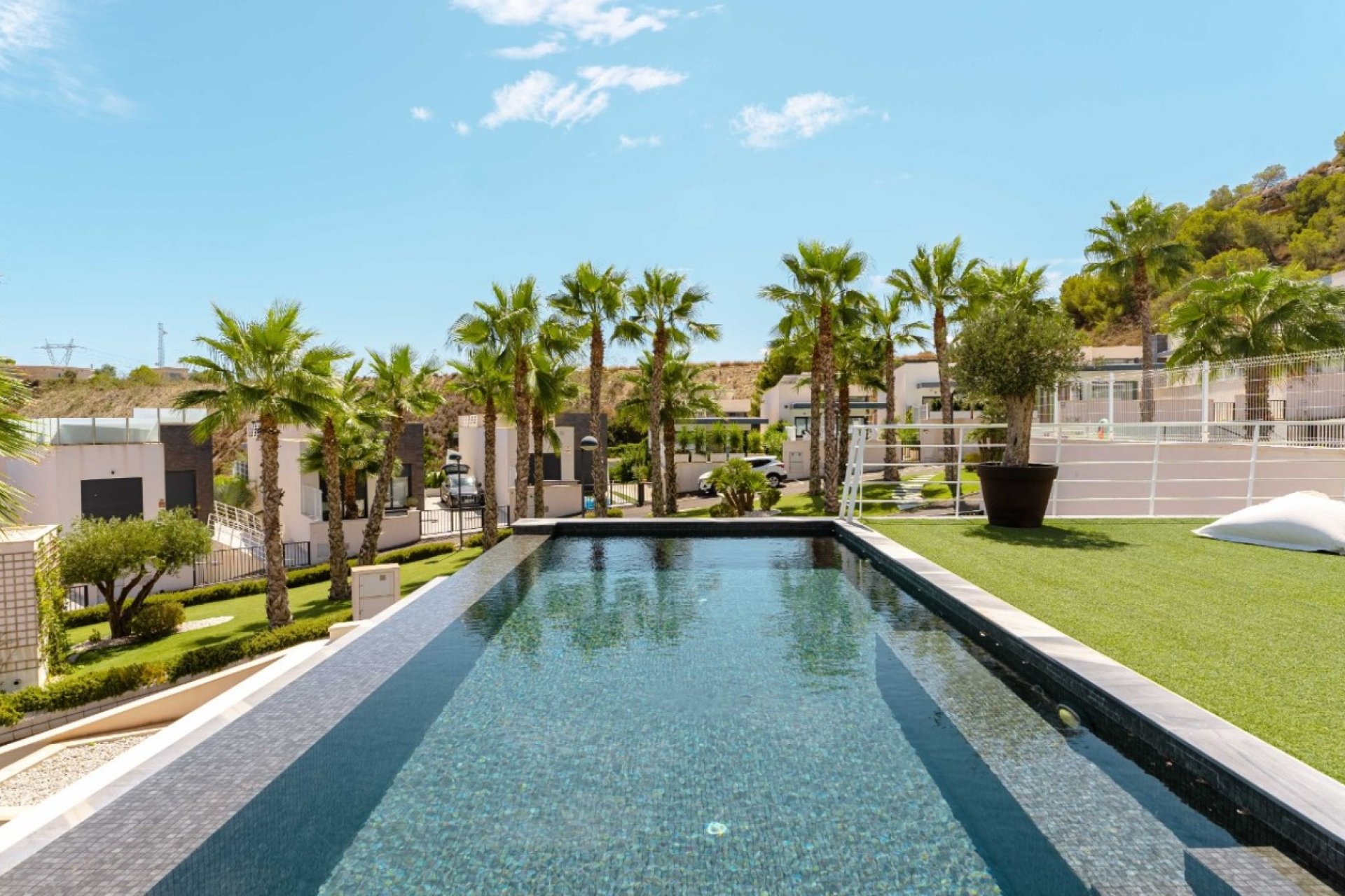 Resale - Villa * - San Miguel de Salinas *