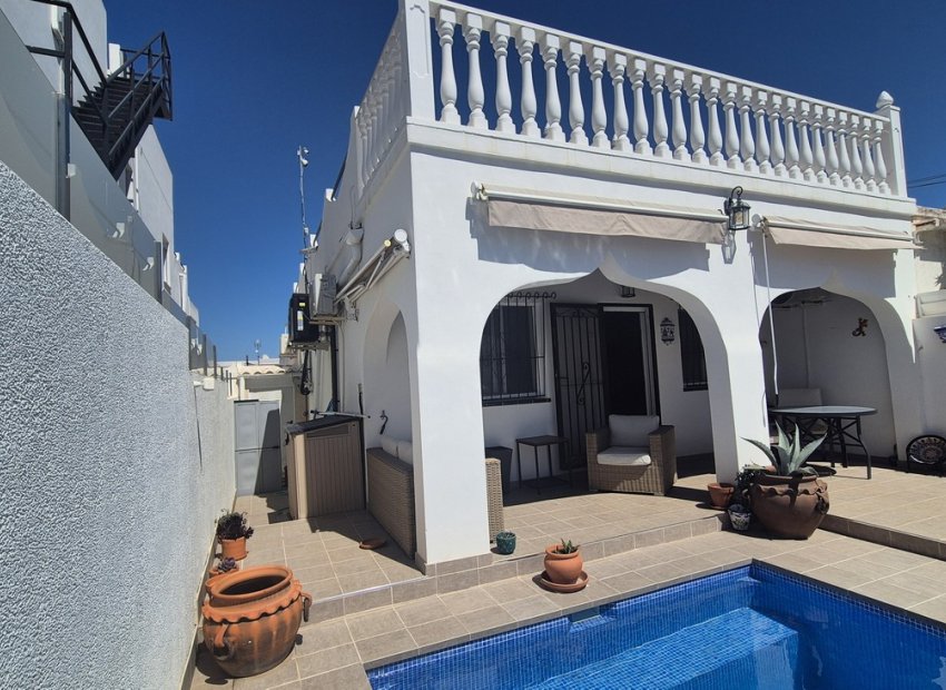 Resale - Villa * - San Miguel de Salinas *