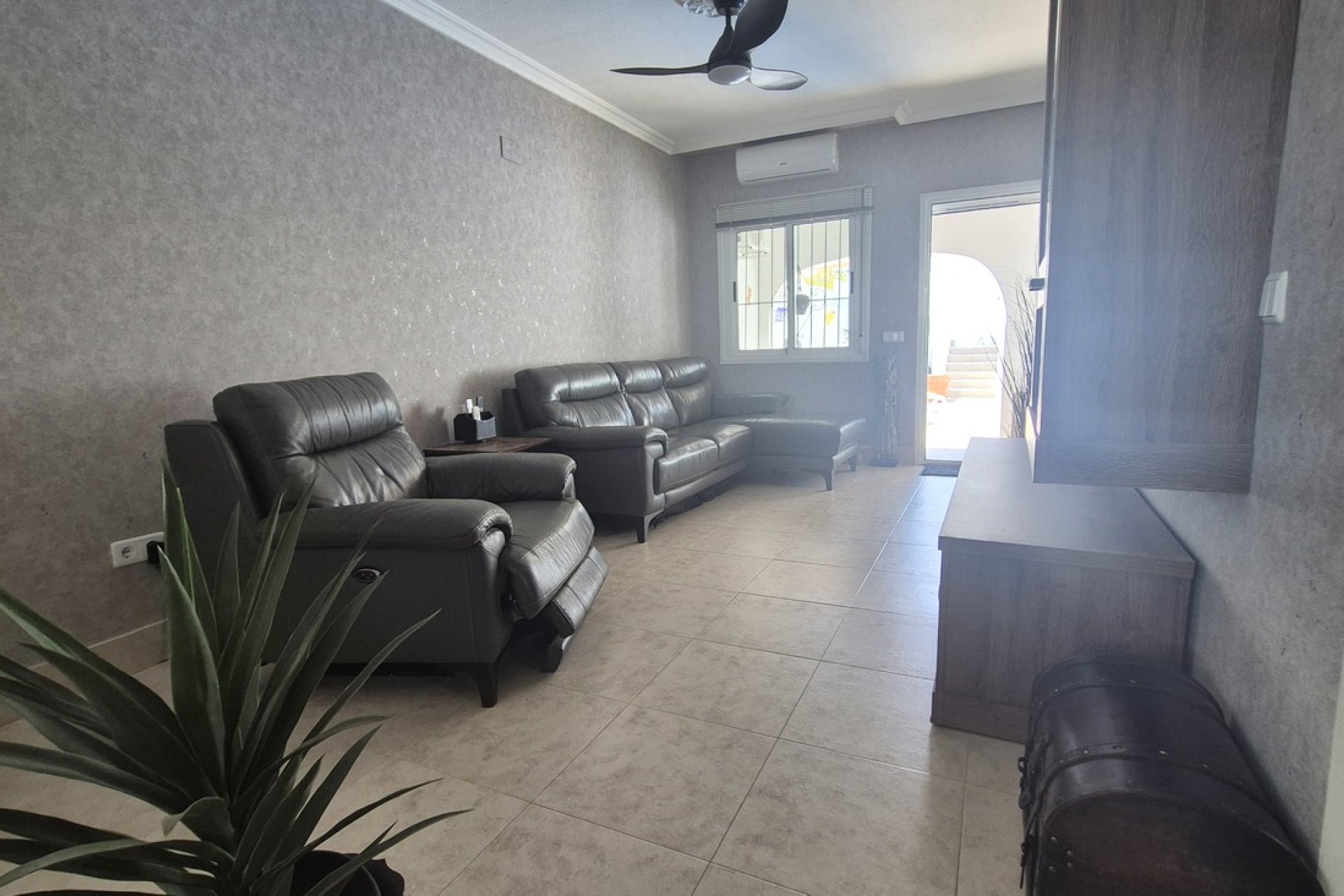 Resale - Villa * - San Miguel de Salinas *