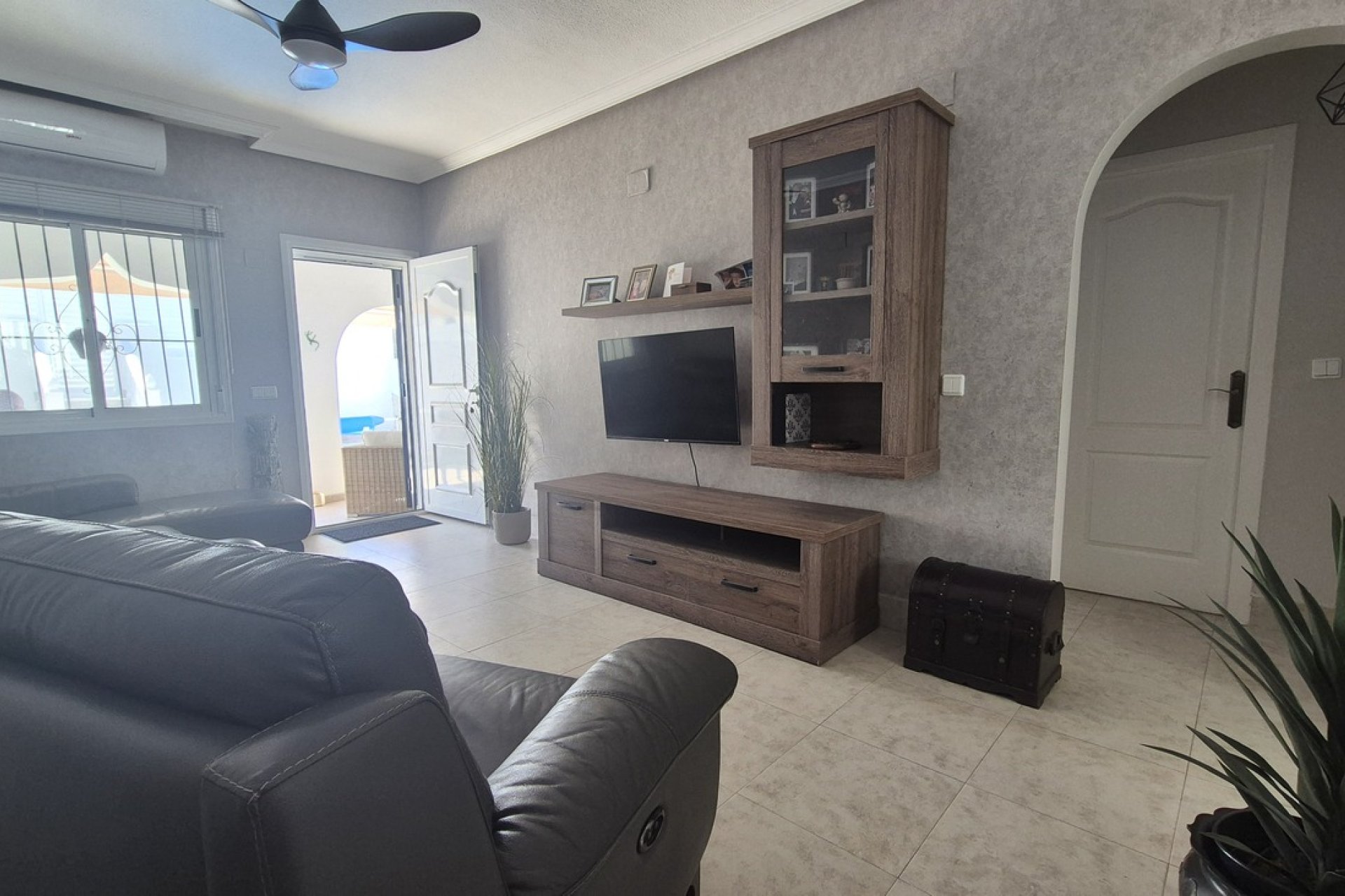 Resale - Villa * - San Miguel de Salinas *