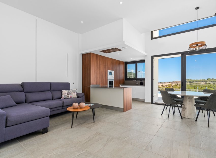 Resale - Villa * - San Miguel de Salinas *