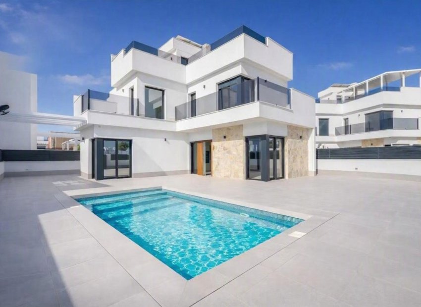 Resale - Villa * - Santa Rosalia *
