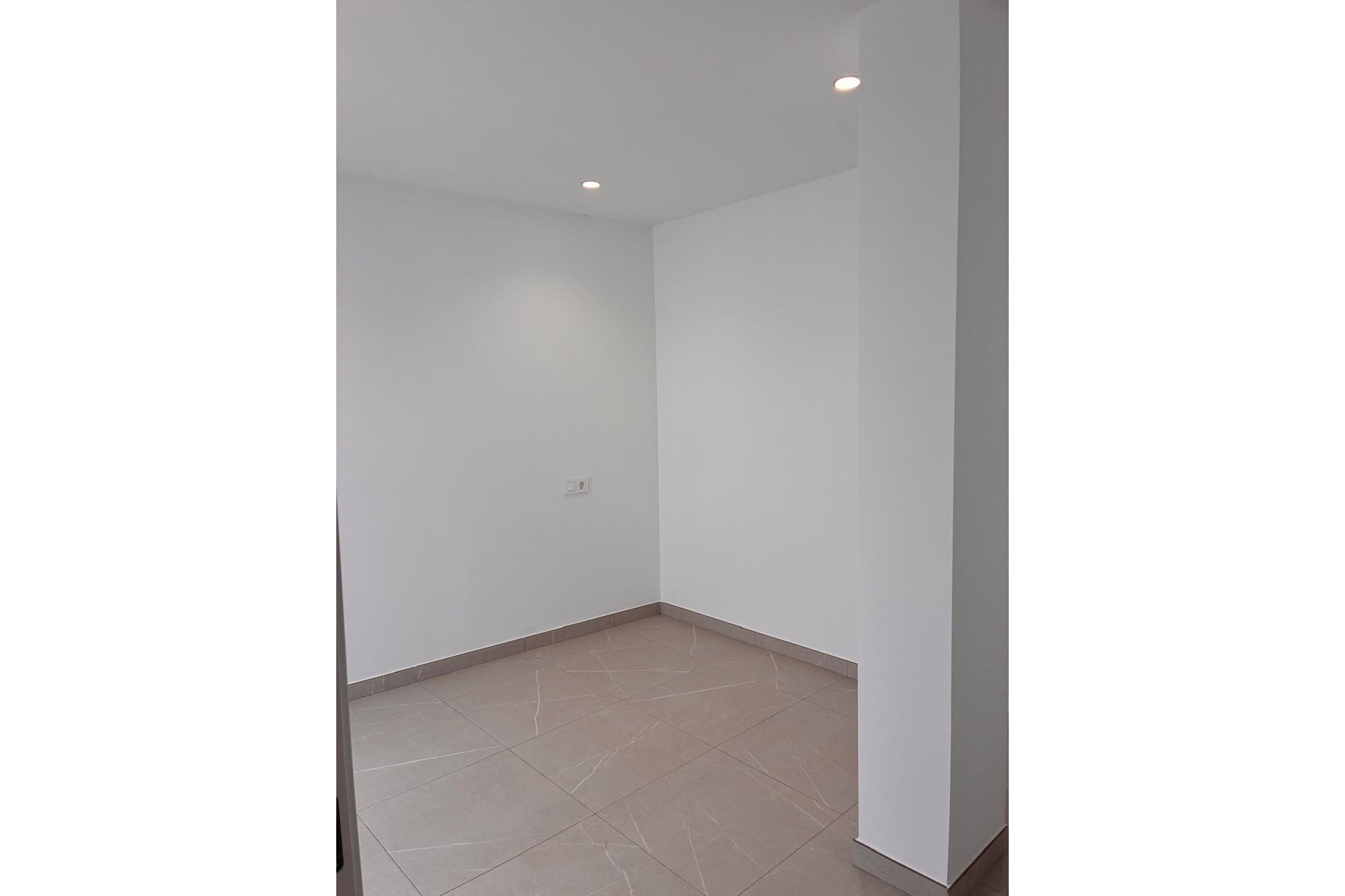 Resale - Villa * - Santa Rosalia *