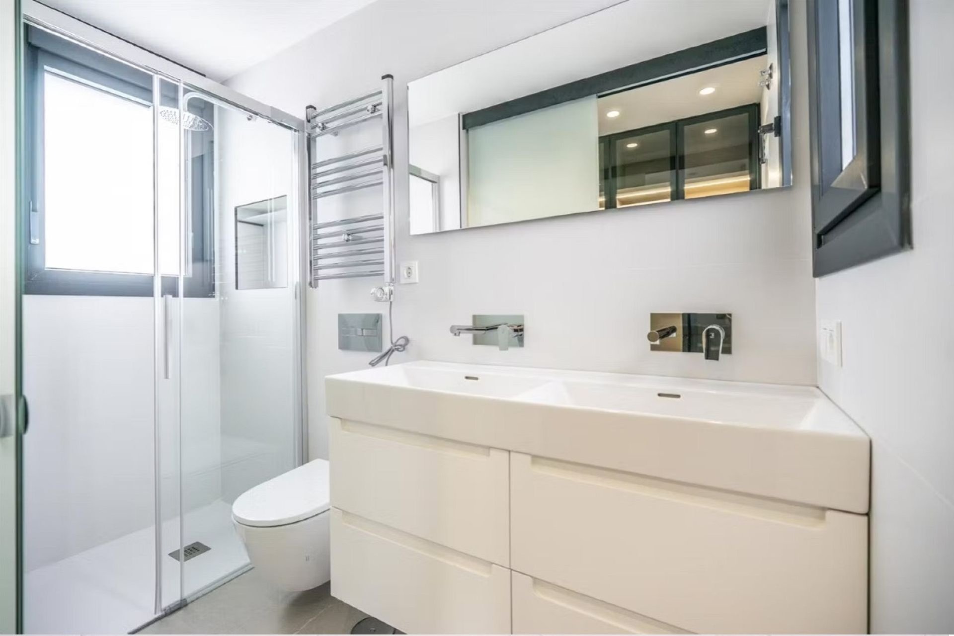 Resale - Villa * - Santa Rosalia *
