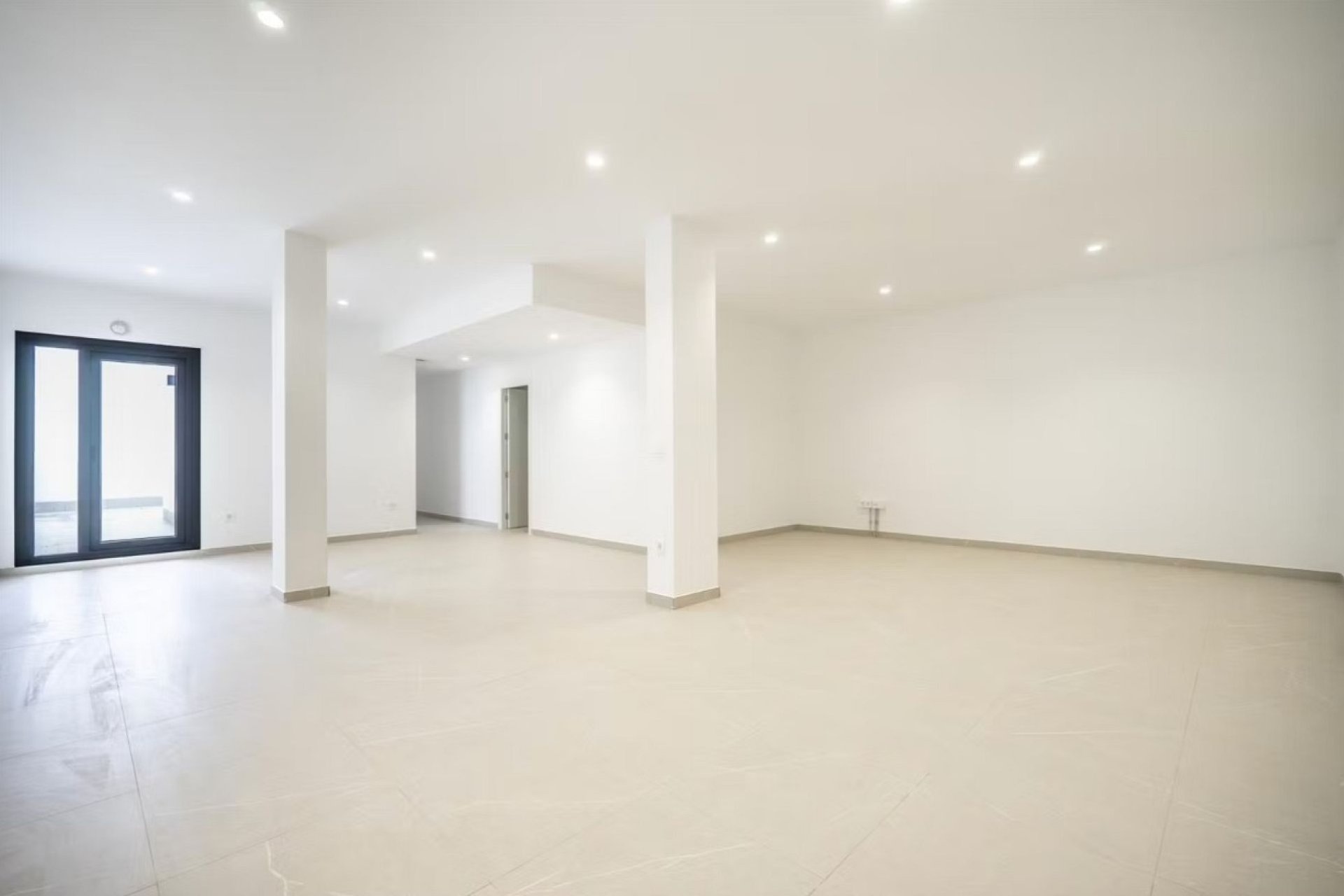 Resale - Villa * - Santa Rosalia *