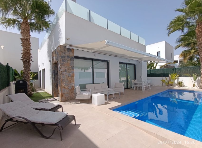 Resale - Villa - Santiago de la Ribera - Dos Mares