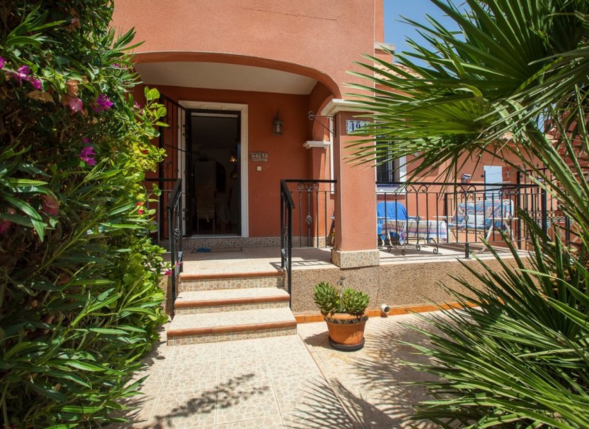 Resale - Villa / Semi-detached - Los Montesinos - La Herada