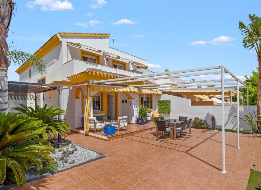 Resale - Villa * - Torre de La Horadada - Pueblo Latino