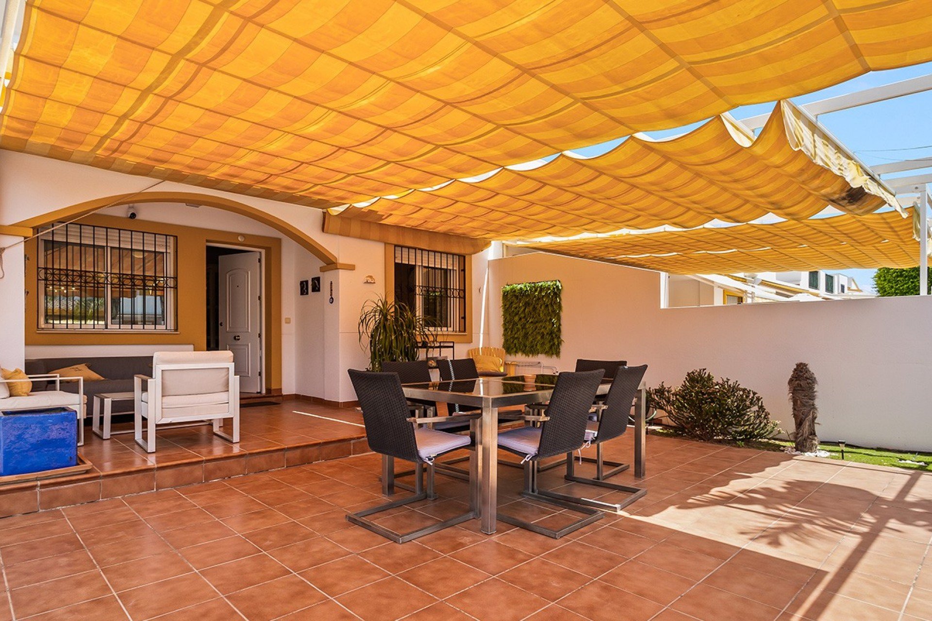 Resale - Villa * - Torre de La Horadada - Pueblo Latino