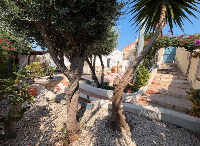 Resale - Villa * - Torremendo *