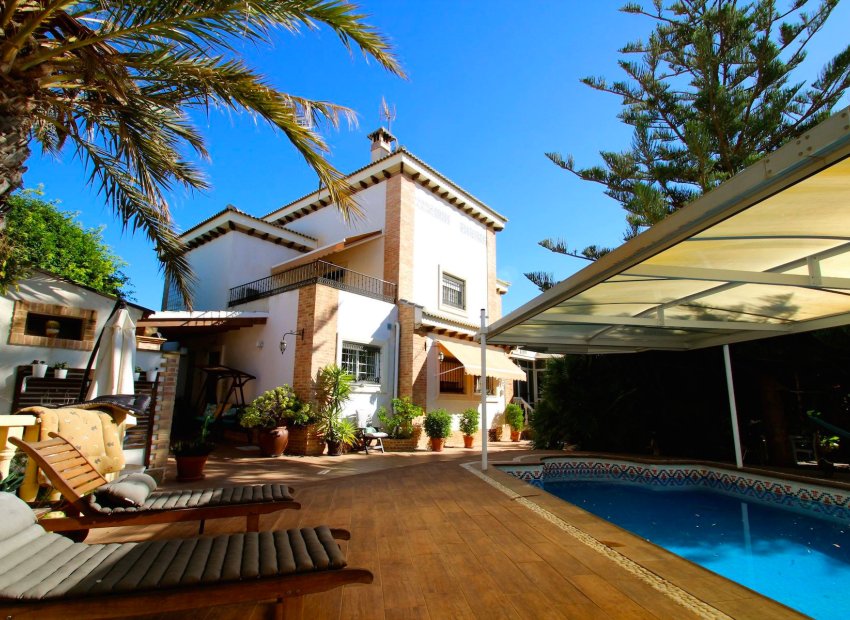 Resale - Villa - Torrevieja - Aguas Nuevas II