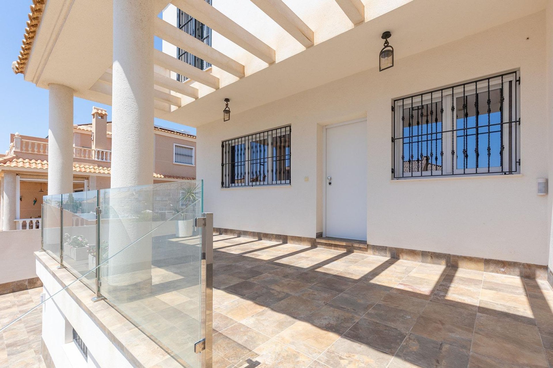 Resale - Villa * - Torrevieja - Aguas Nuevas *