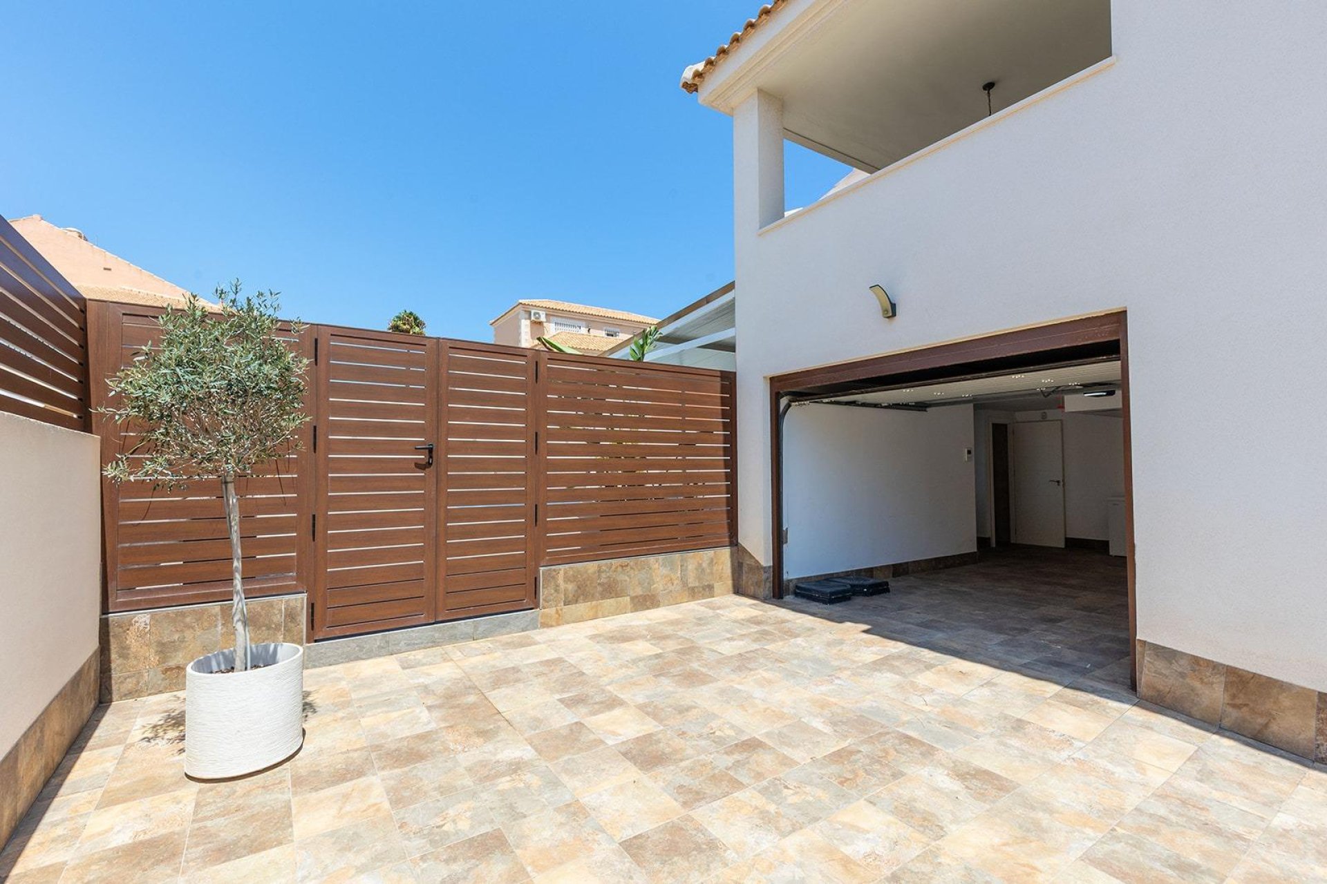 Resale - Villa * - Torrevieja - Aguas Nuevas *