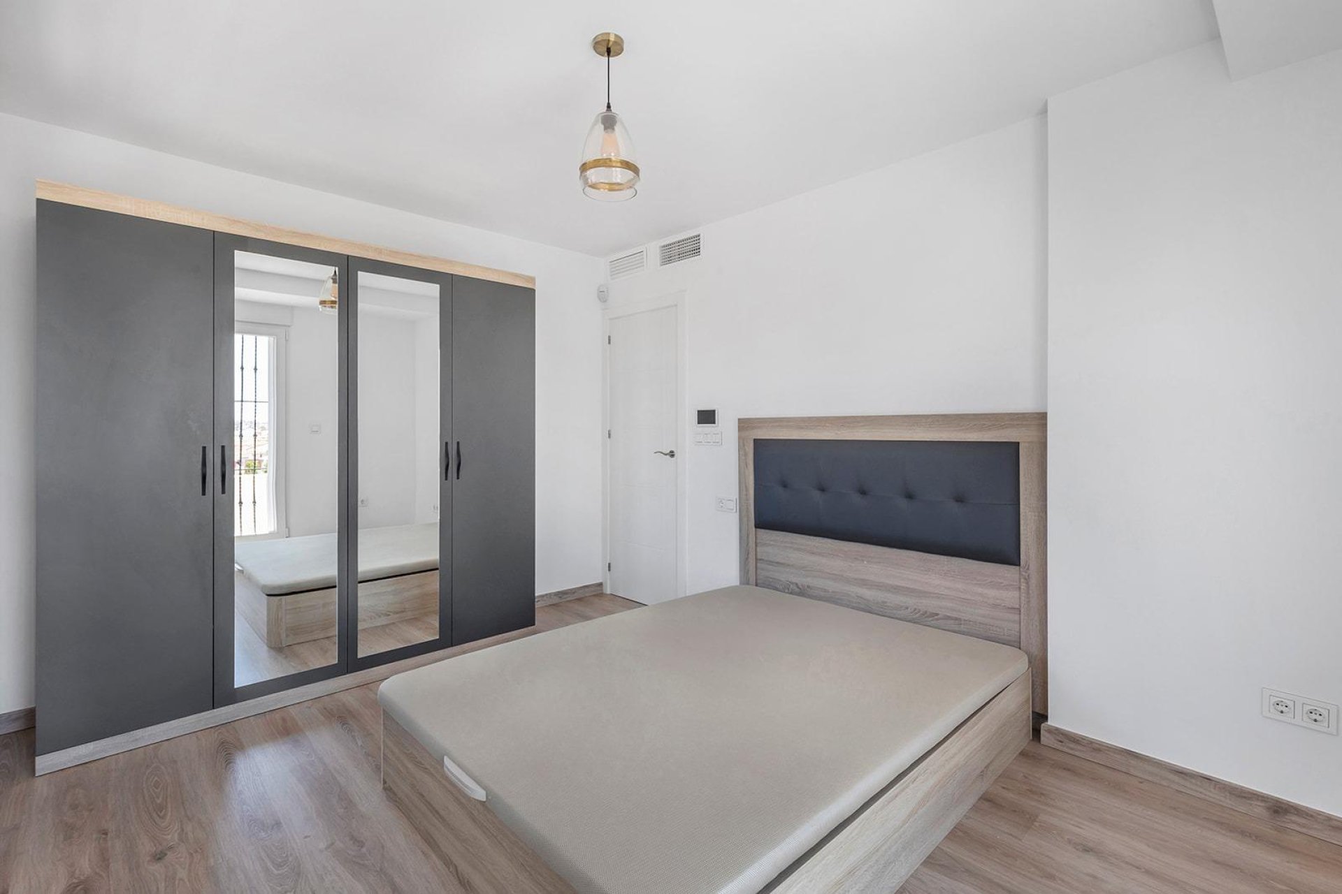 Resale - Villa * - Torrevieja - Aguas Nuevas *