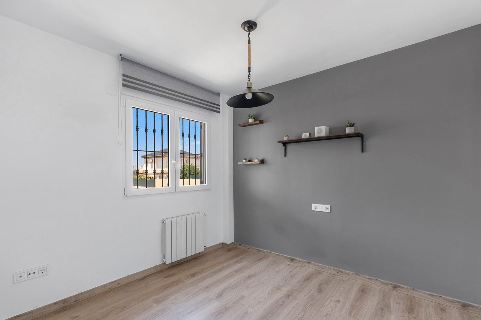 Resale - Villa * - Torrevieja - Aguas Nuevas *