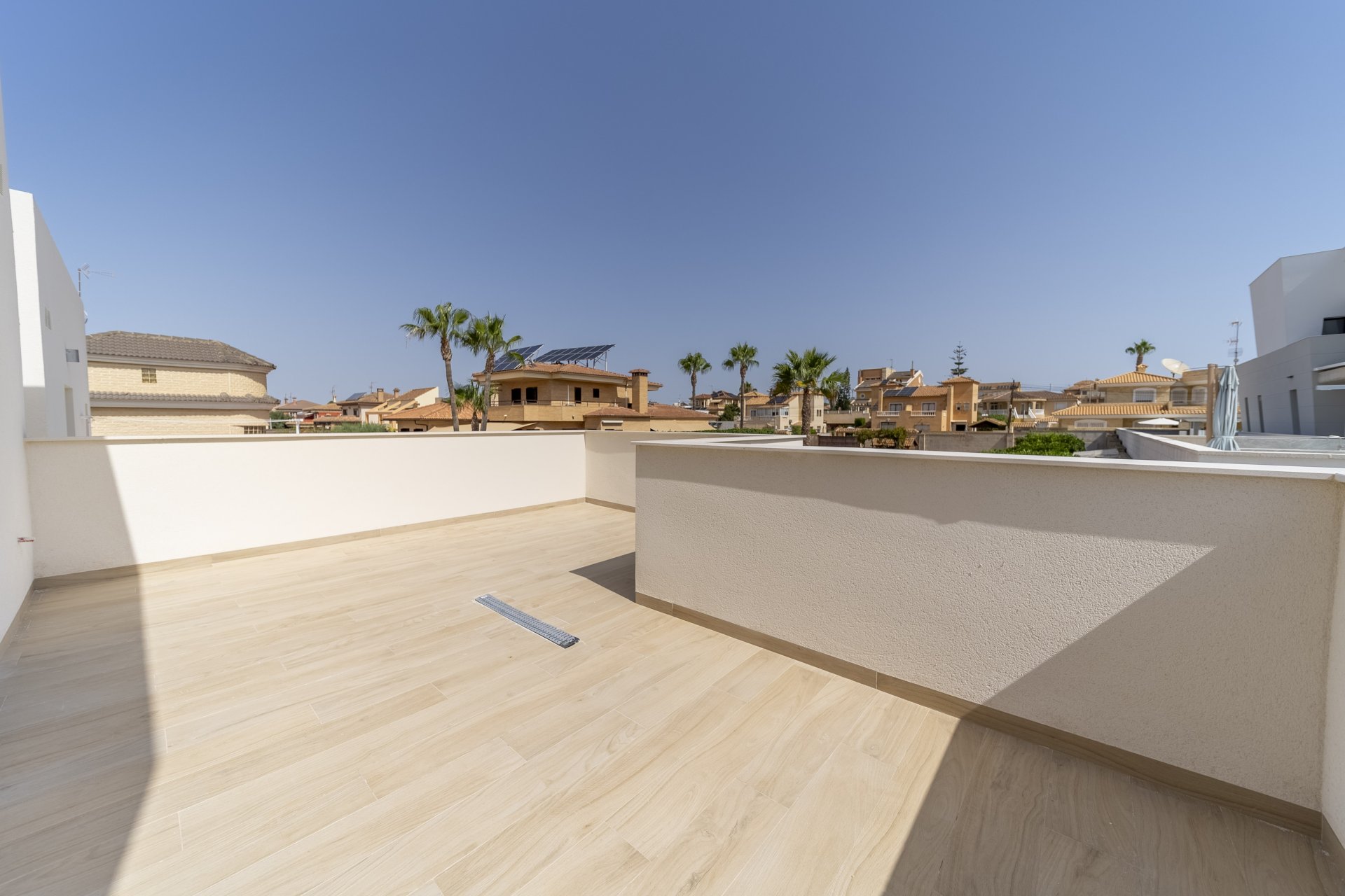 Resale - Villa * - Torrevieja - Aguas Nuevas *