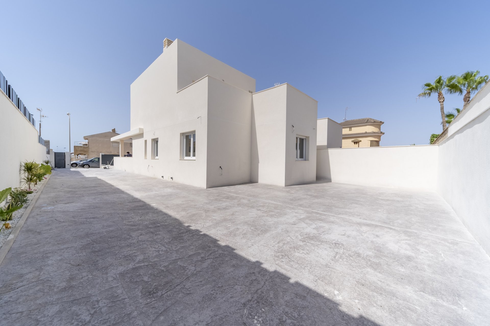 Resale - Villa * - Torrevieja - Aguas Nuevas *