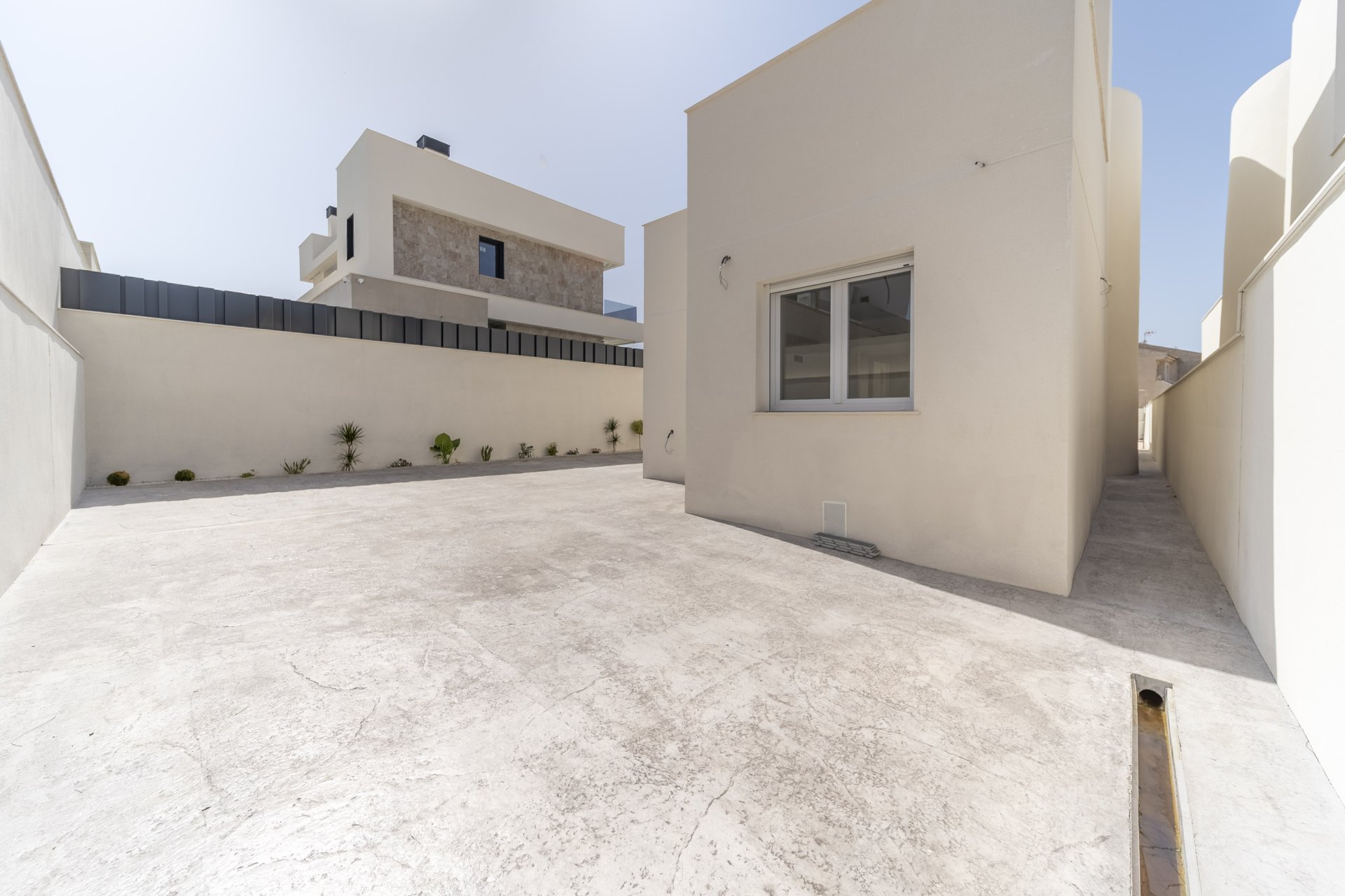 Resale - Villa * - Torrevieja - Aguas Nuevas *