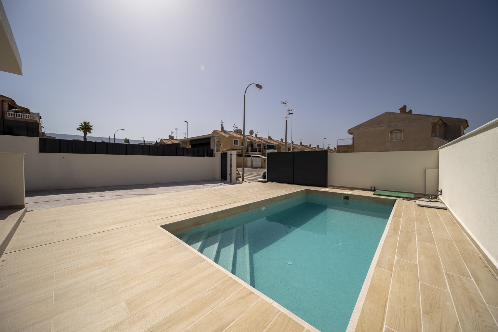 Resale - Villa * - Torrevieja - Aguas Nuevas *