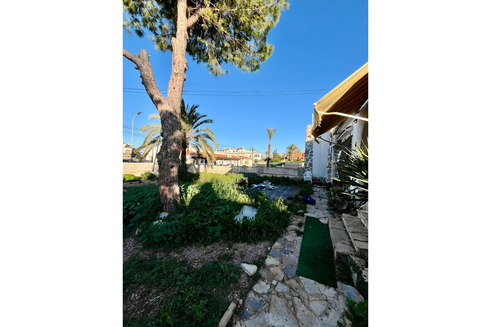 Resale - Villa * - Torrevieja * - Aguas Nuevas *