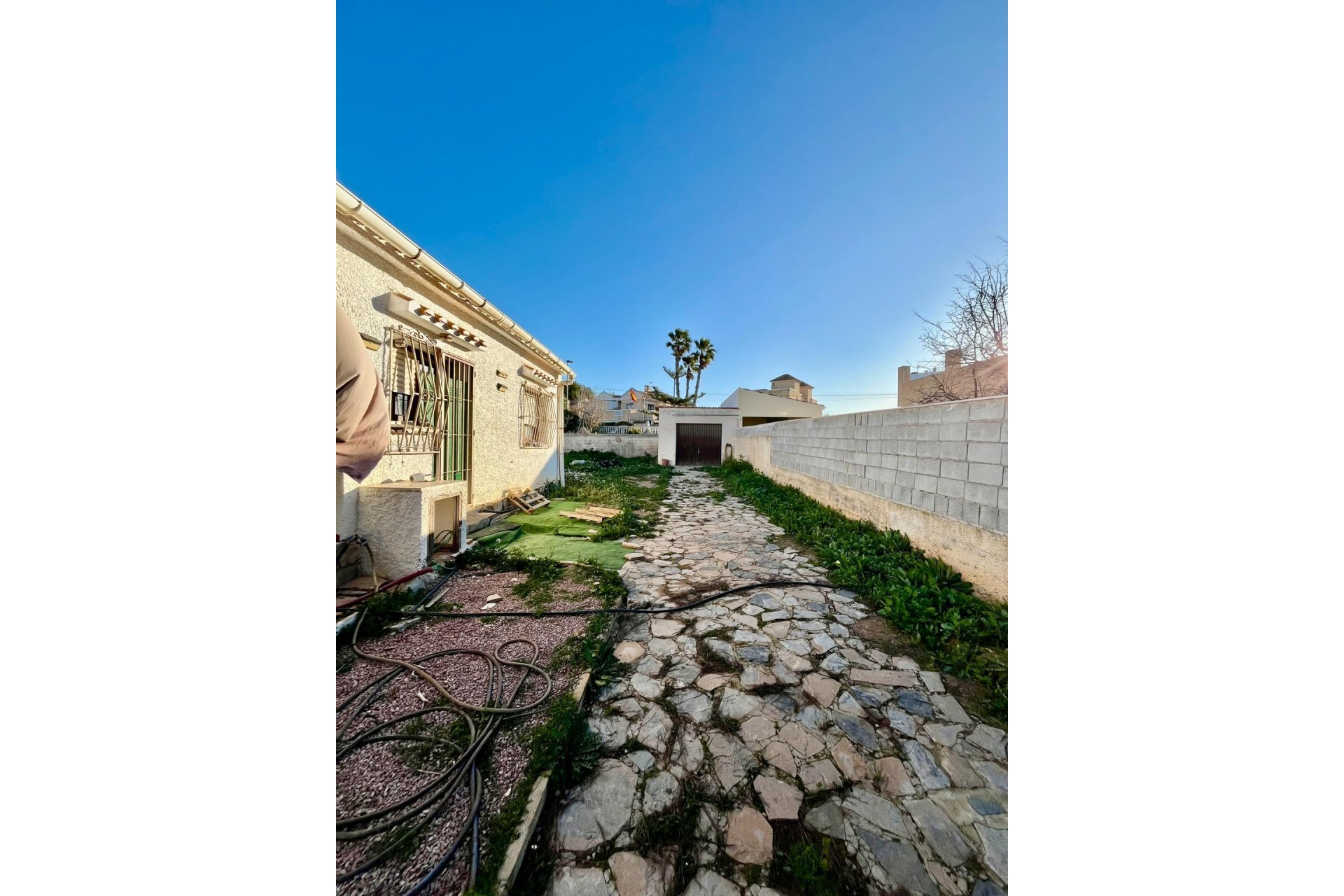 Resale - Villa * - Torrevieja * - Aguas Nuevas *