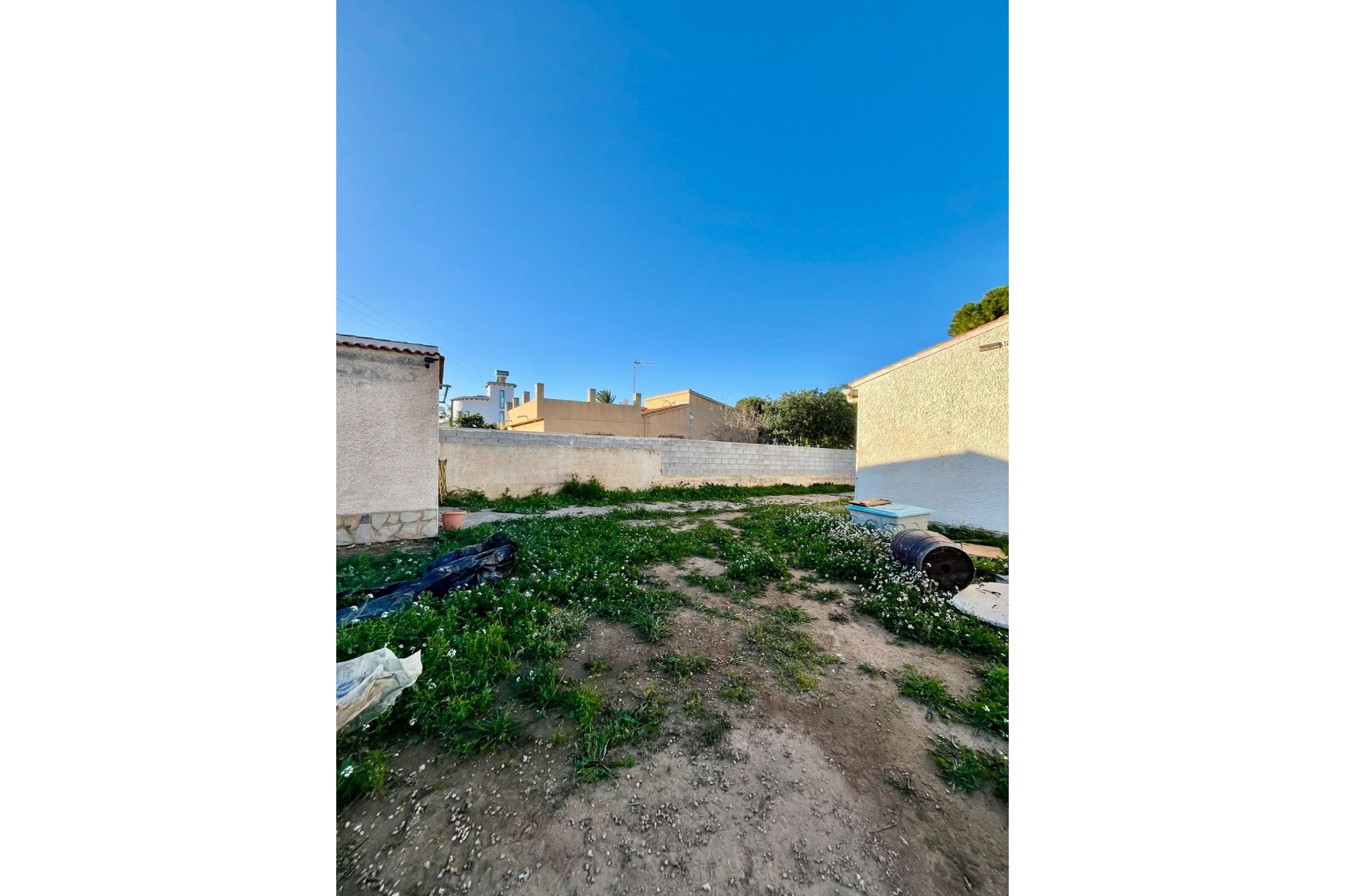 Resale - Villa * - Torrevieja * - Aguas Nuevas *