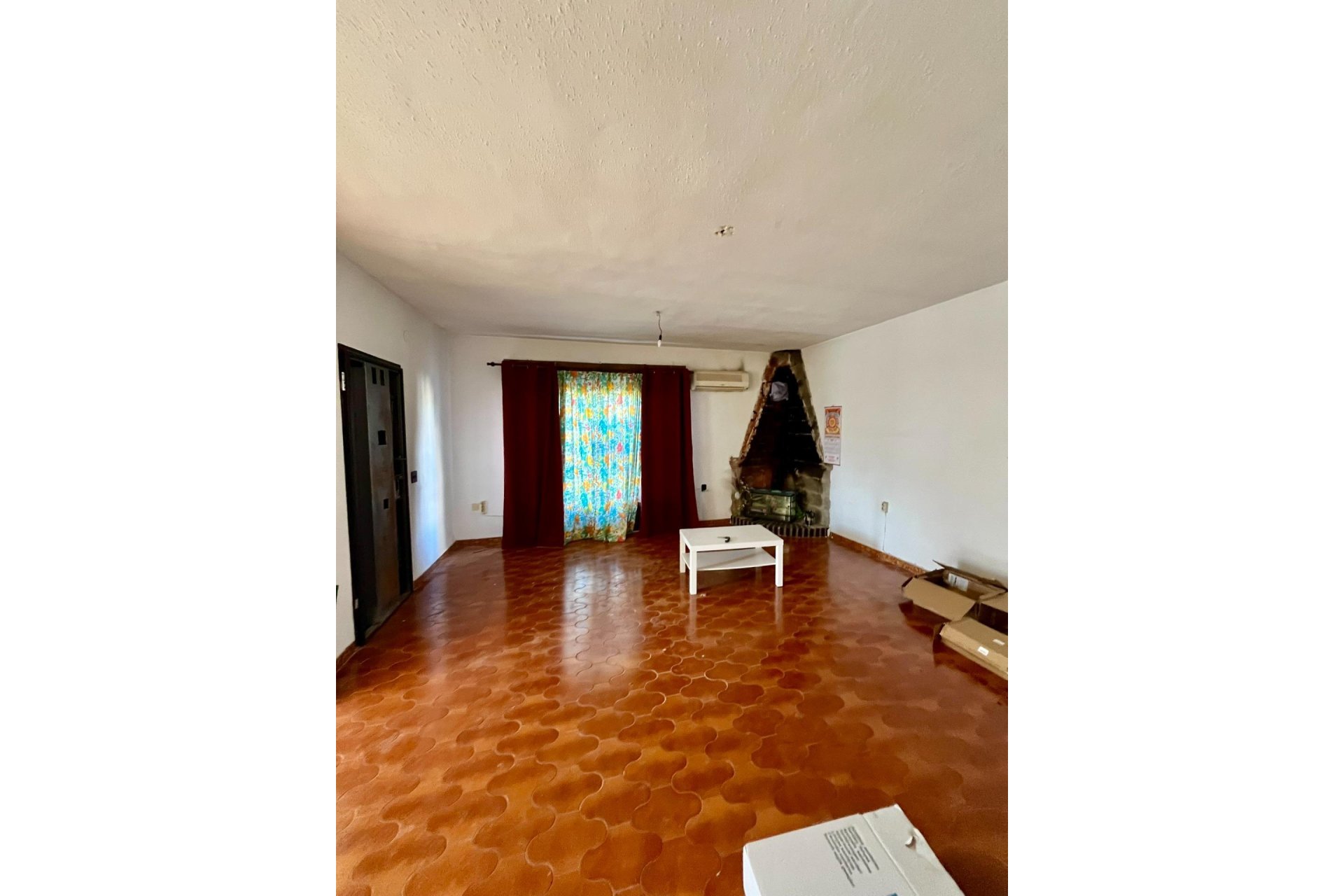 Resale - Villa * - Torrevieja * - Aguas Nuevas *