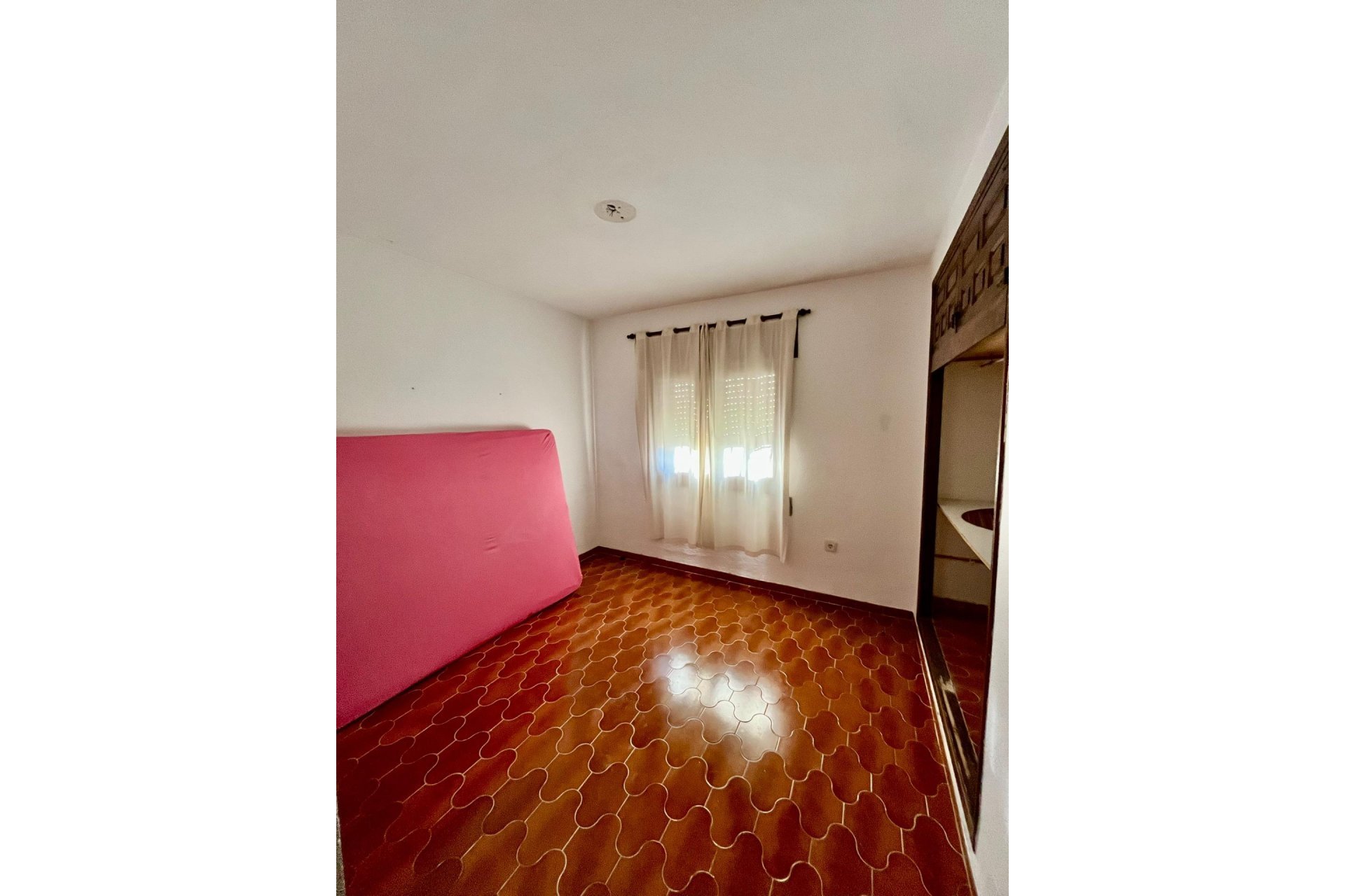 Resale - Villa * - Torrevieja * - Aguas Nuevas *