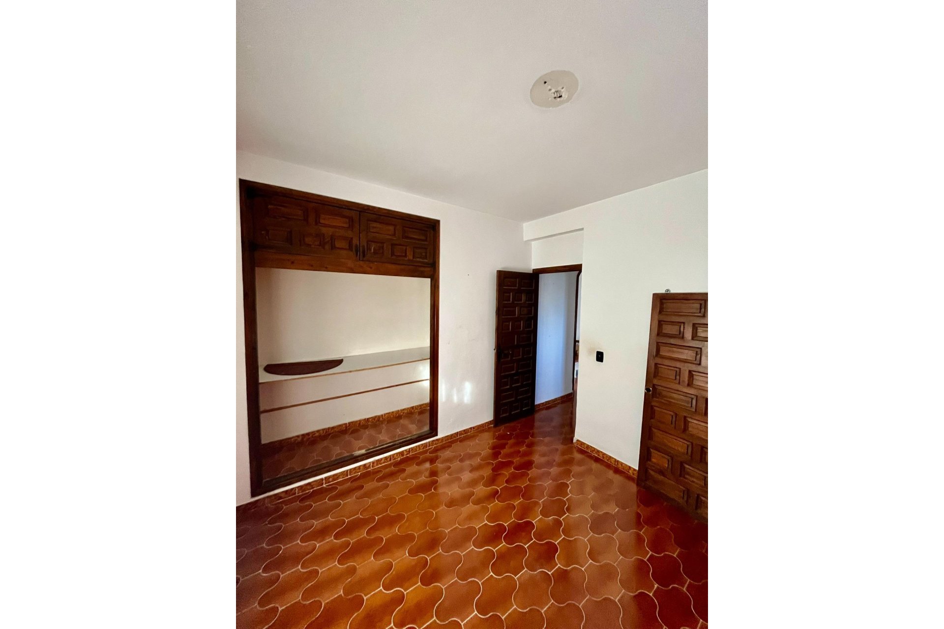 Resale - Villa * - Torrevieja * - Aguas Nuevas *