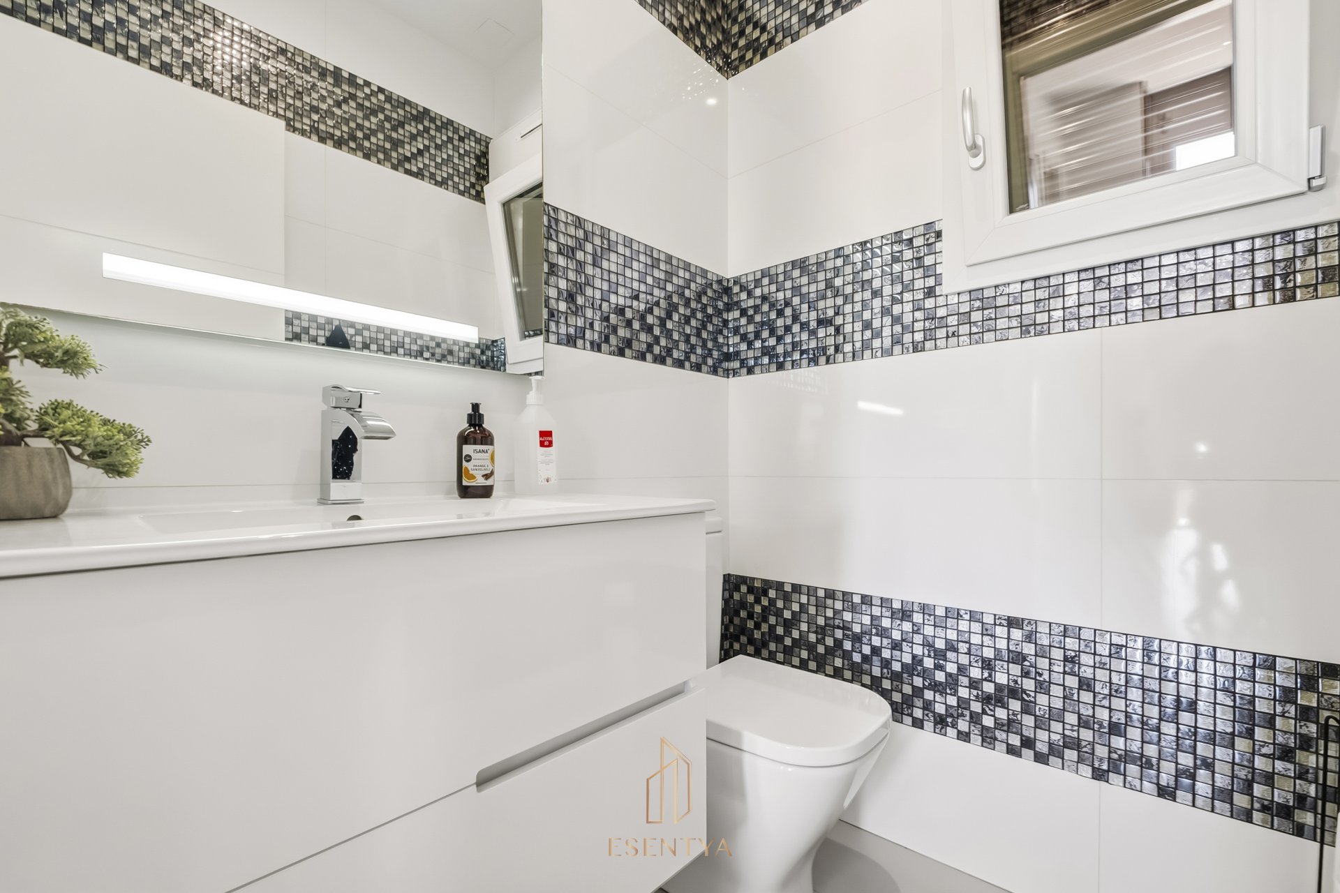 Resale - Villa * - Torrevieja * - Aguas Nuevas *