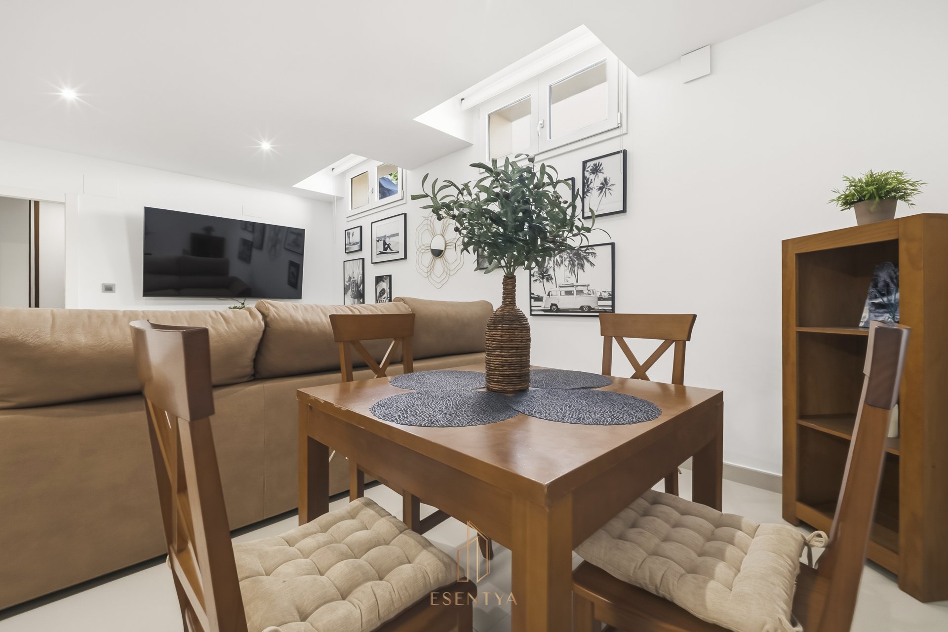 Resale - Villa * - Torrevieja * - Aguas Nuevas *