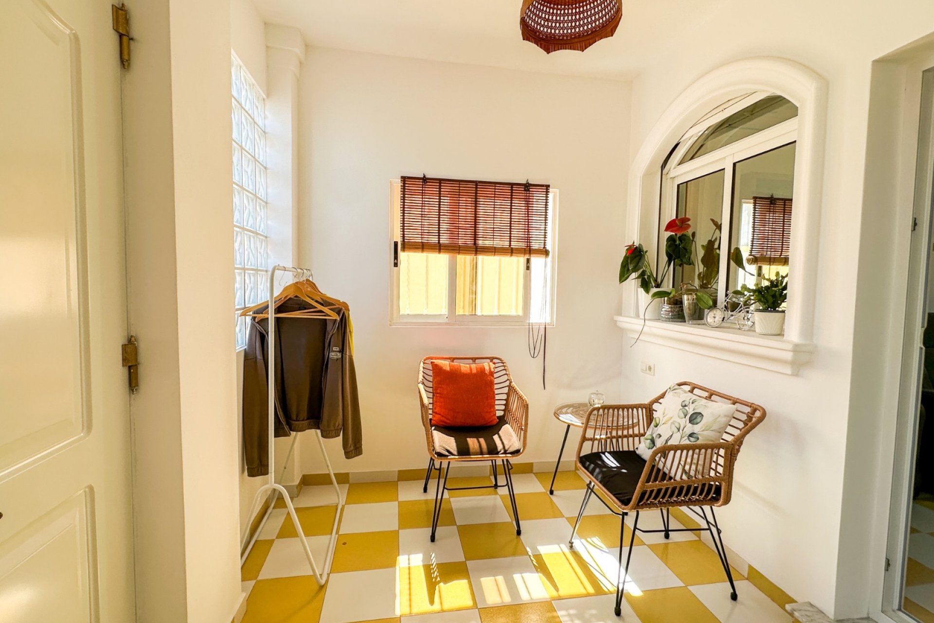 Resale - Villa * - Torrevieja * - Aguas Nuevas *