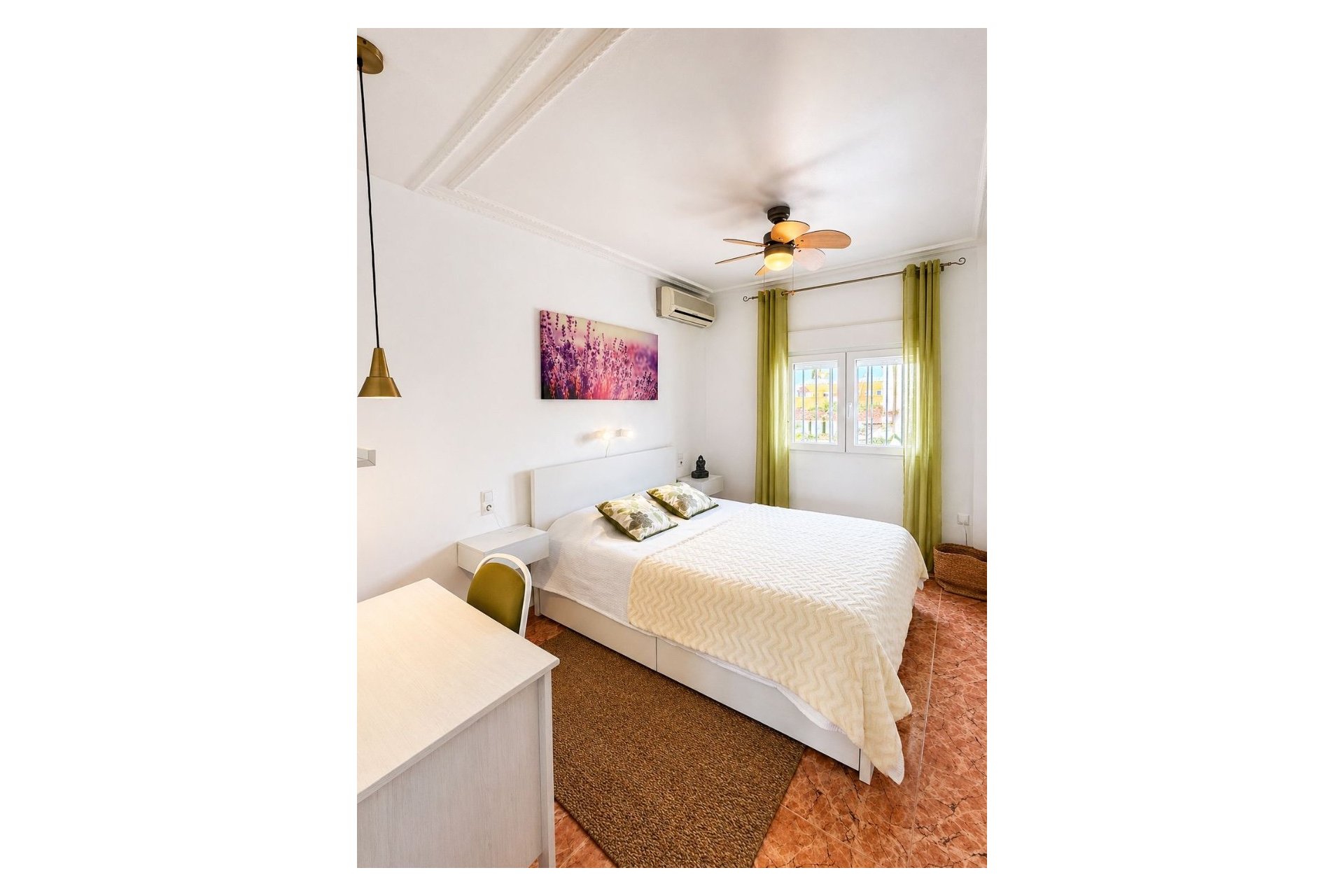 Resale - Villa * - Torrevieja * - Aguas Nuevas *