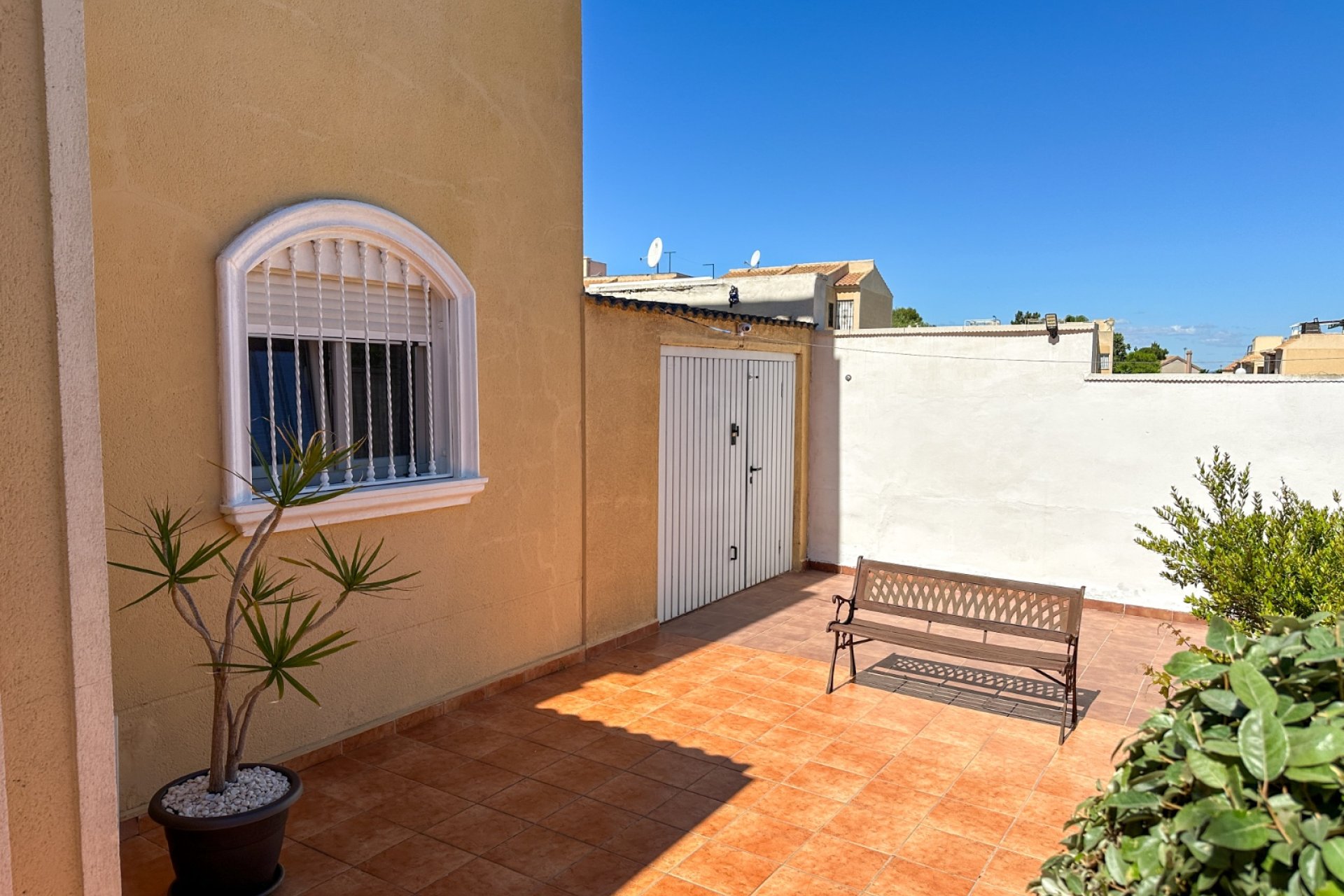 Resale - Villa * - Torrevieja * - Aguas Nuevas *