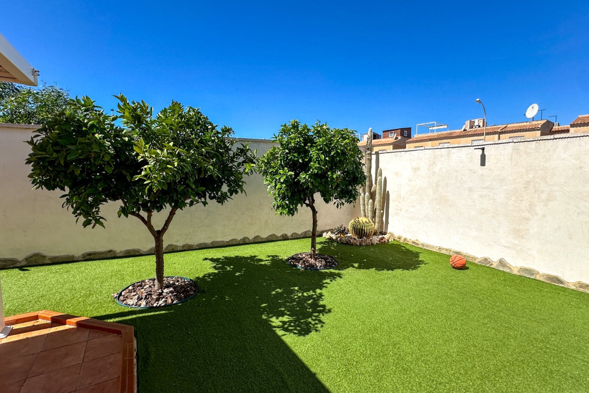 Resale - Villa * - Torrevieja * - Aguas Nuevas *