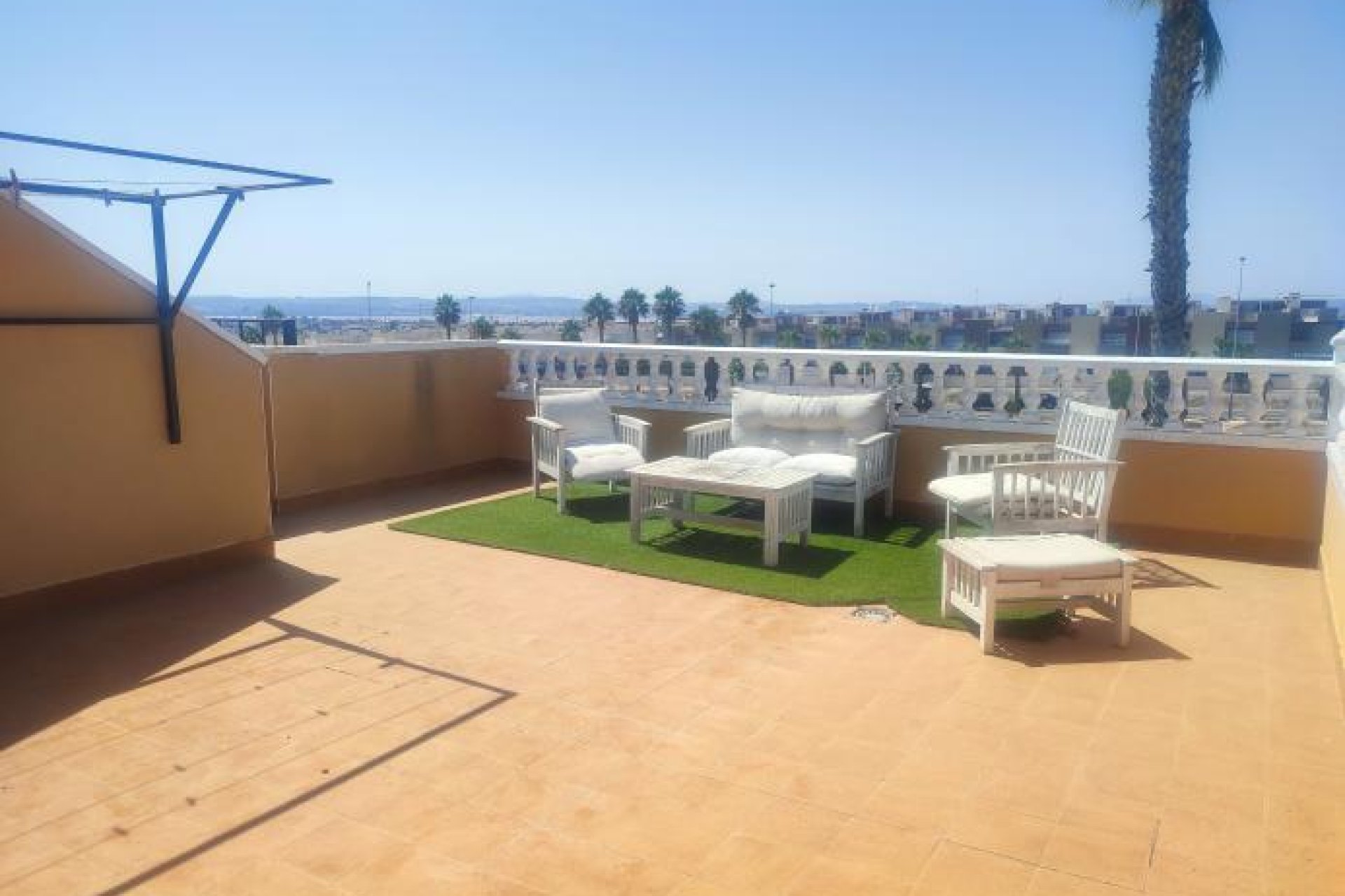 Resale - Villa * - Torrevieja * - Aguas Nuevas *