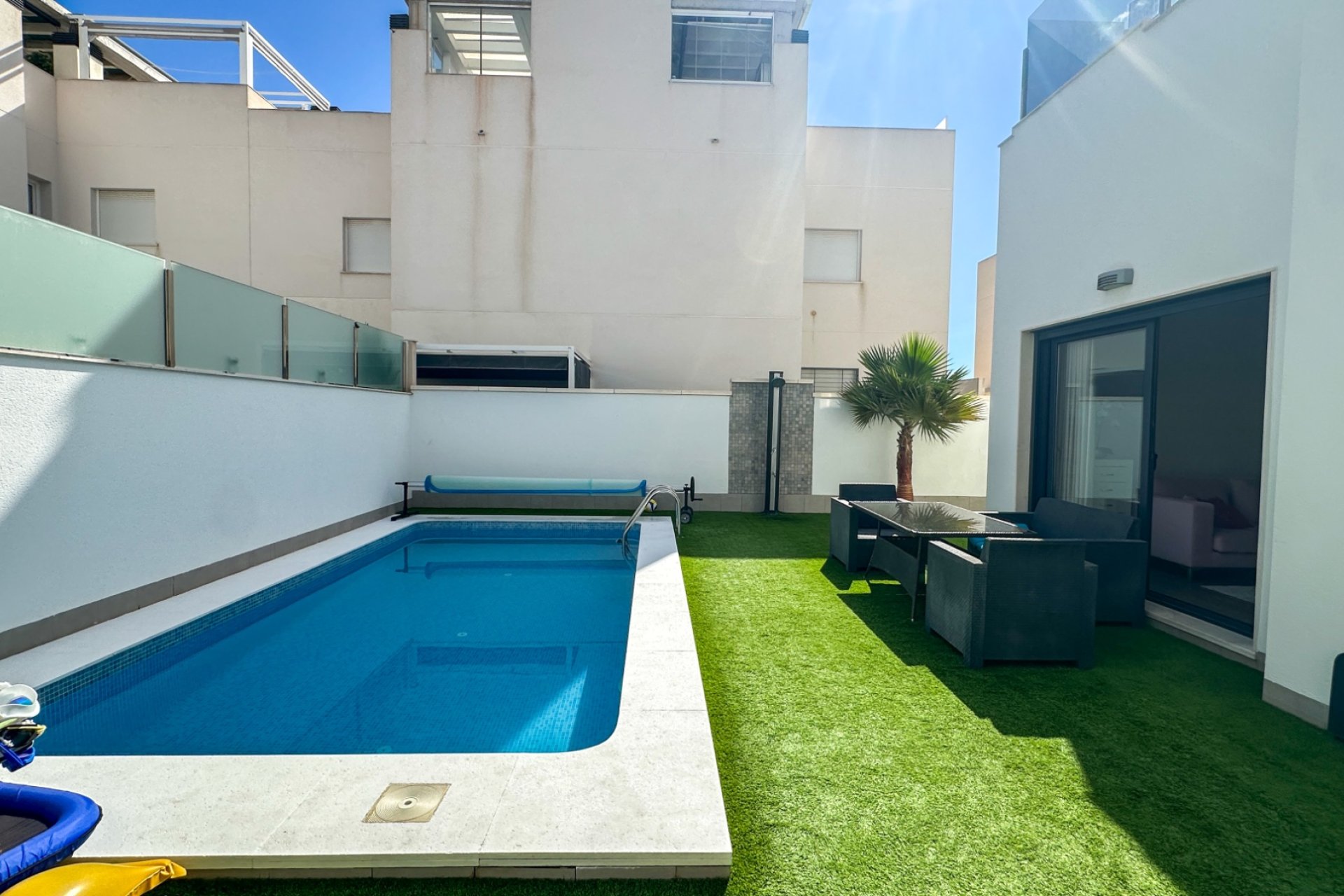 Resale - Villa * - Torrevieja * - Aguas Nuevas *