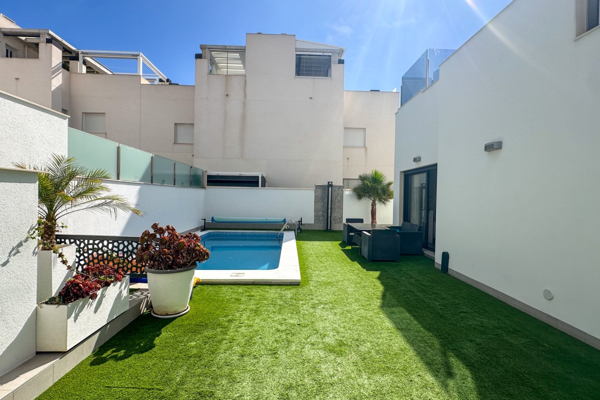 Resale - Villa * - Torrevieja * - Aguas Nuevas *